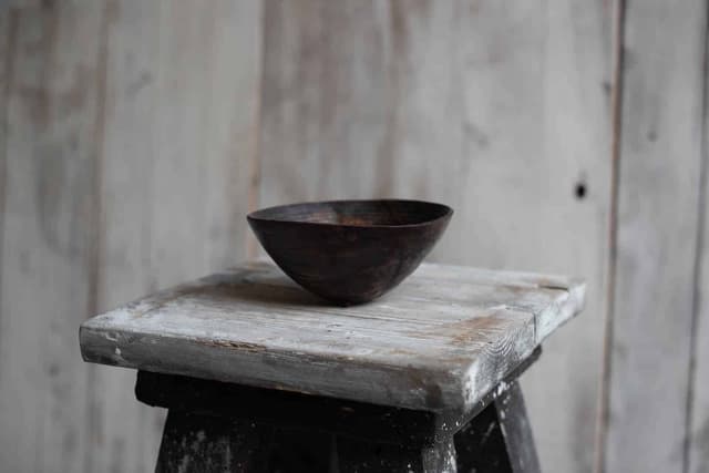 A vintage 1990 Mike Chai Scott Turned Burr Elm Wood Bowl