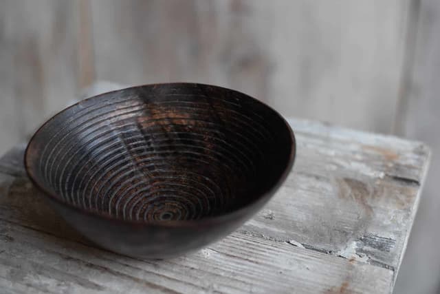 A vintage 1990 Mike Chai Scott Turned Burr Elm Wood Bowl