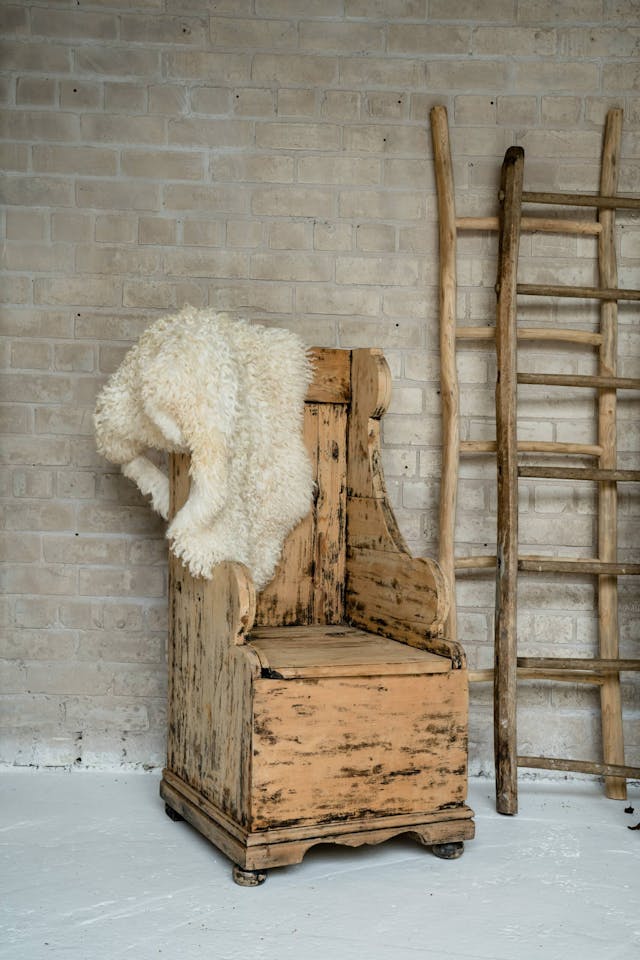 Rustic Pine Lambing Chair with Storage