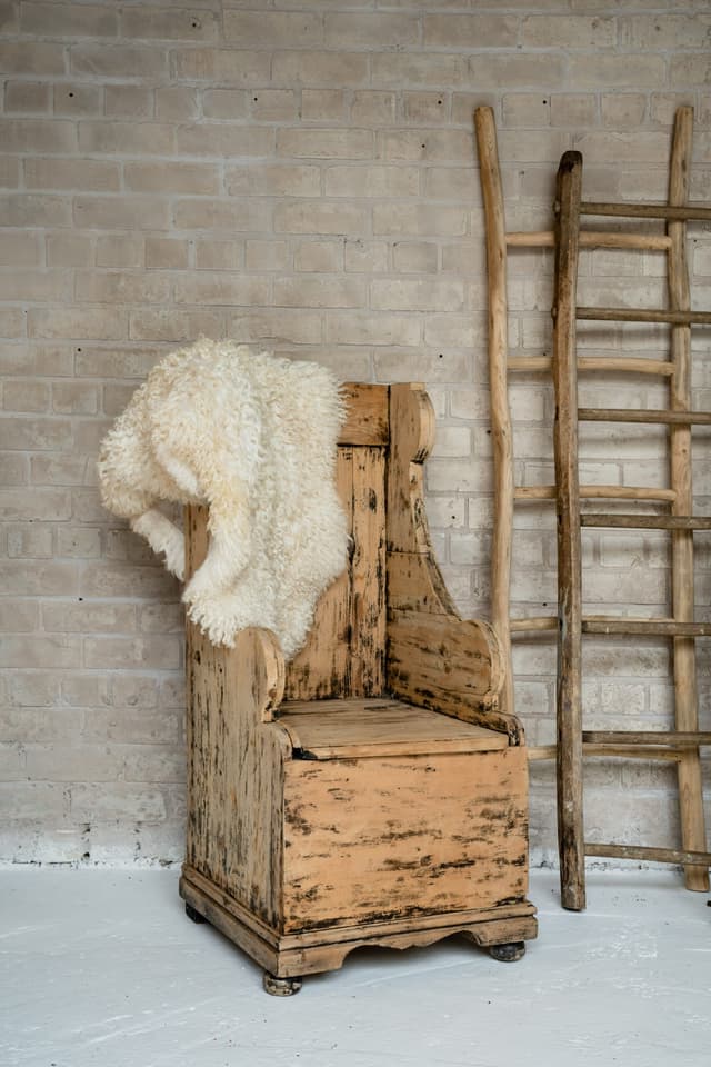 Rustic Pine Lambing Chair with Storage