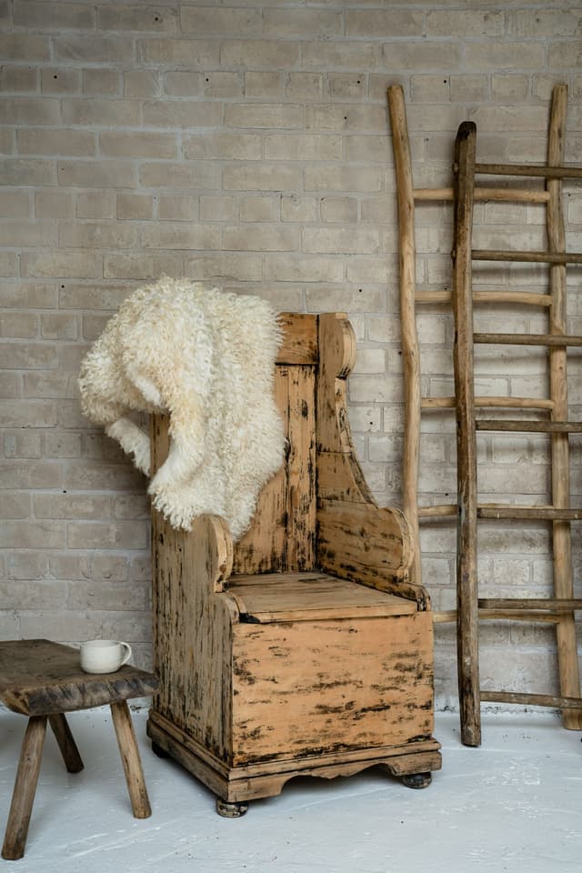 Rustic Pine Lambing Chair with Storage