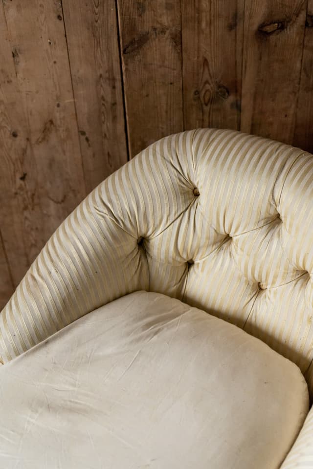 Elegant Chaise with Original Feather Cushion