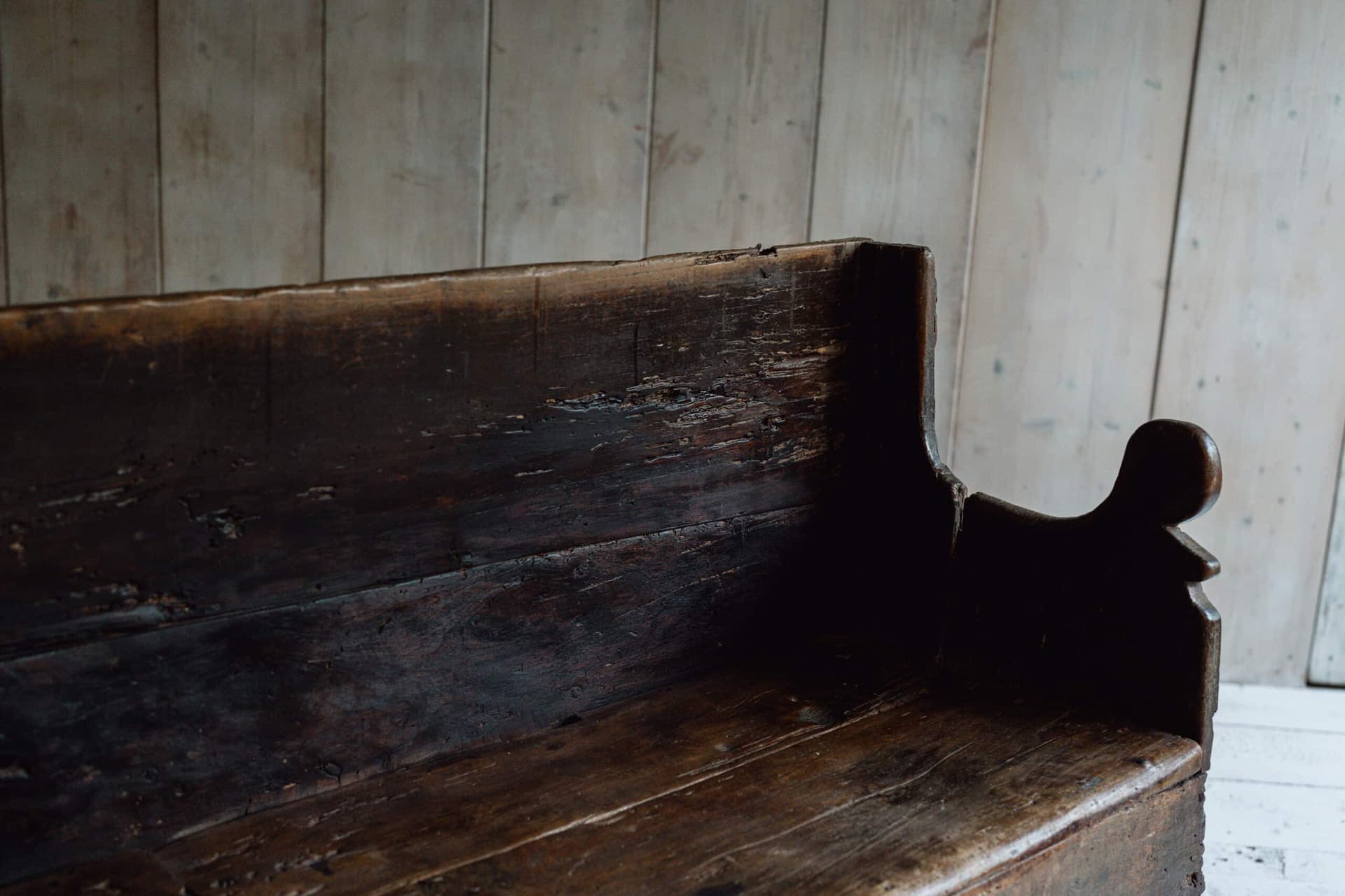 An Early Primitive Bench from the Catalan Region of Spain