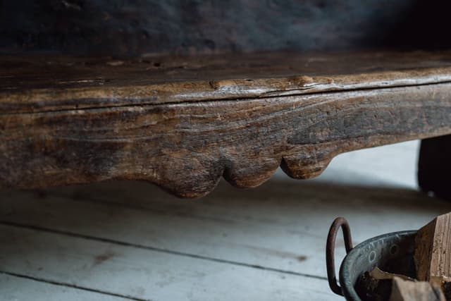 An Early Primitive Bench from the Catalan Region of Spain