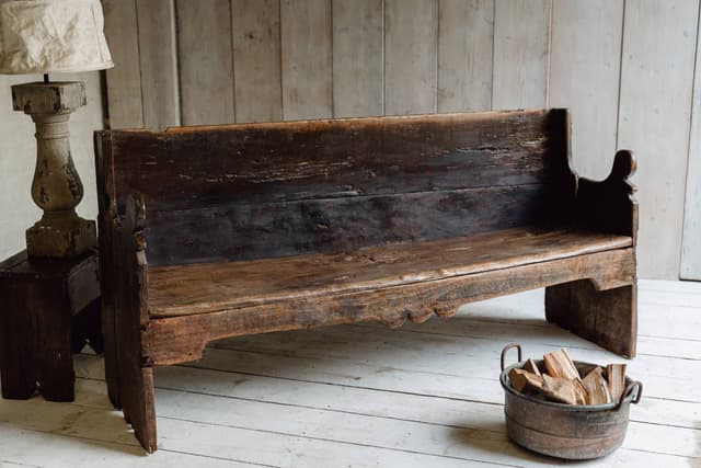 An Early Primitive Bench from the Catalan Region of Spain