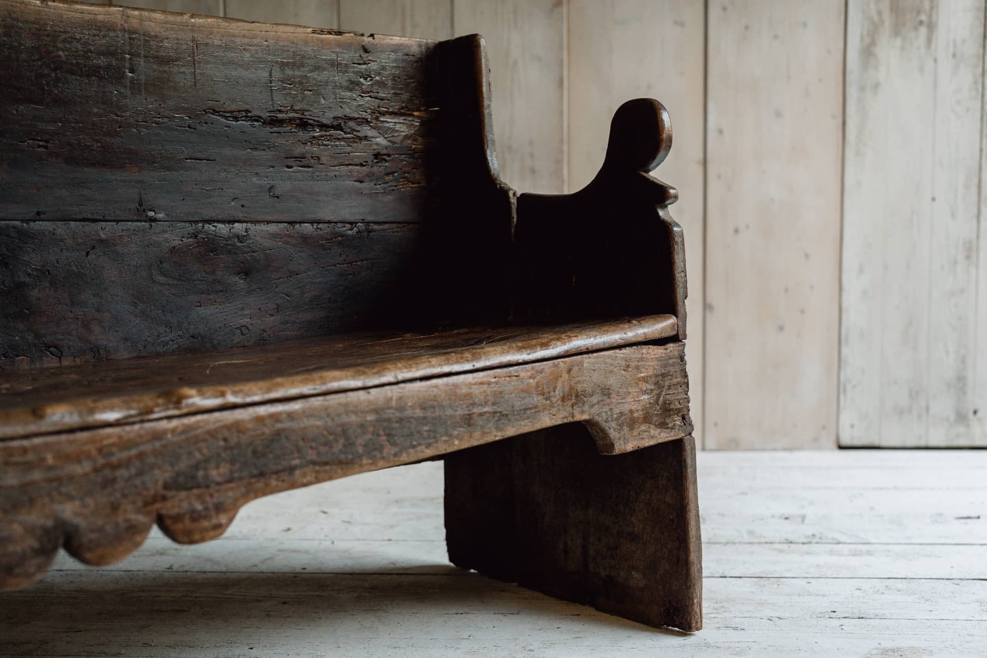 An Early Primitive Bench from the Catalan Region of Spain