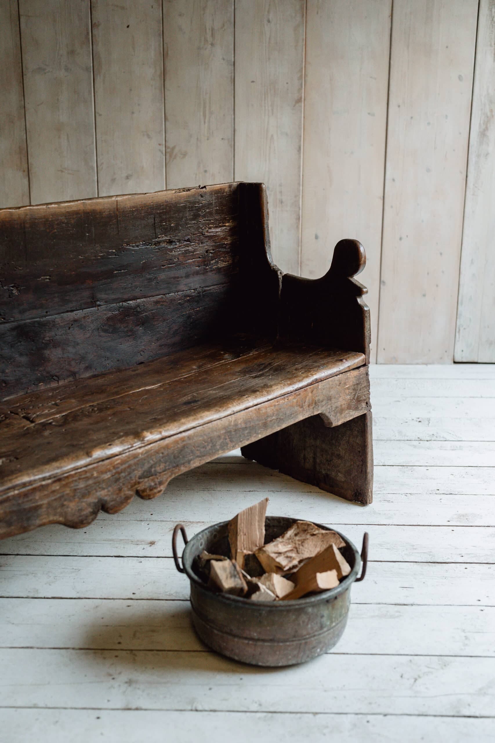 An Early Primitive Bench from the Catalan Region of Spain