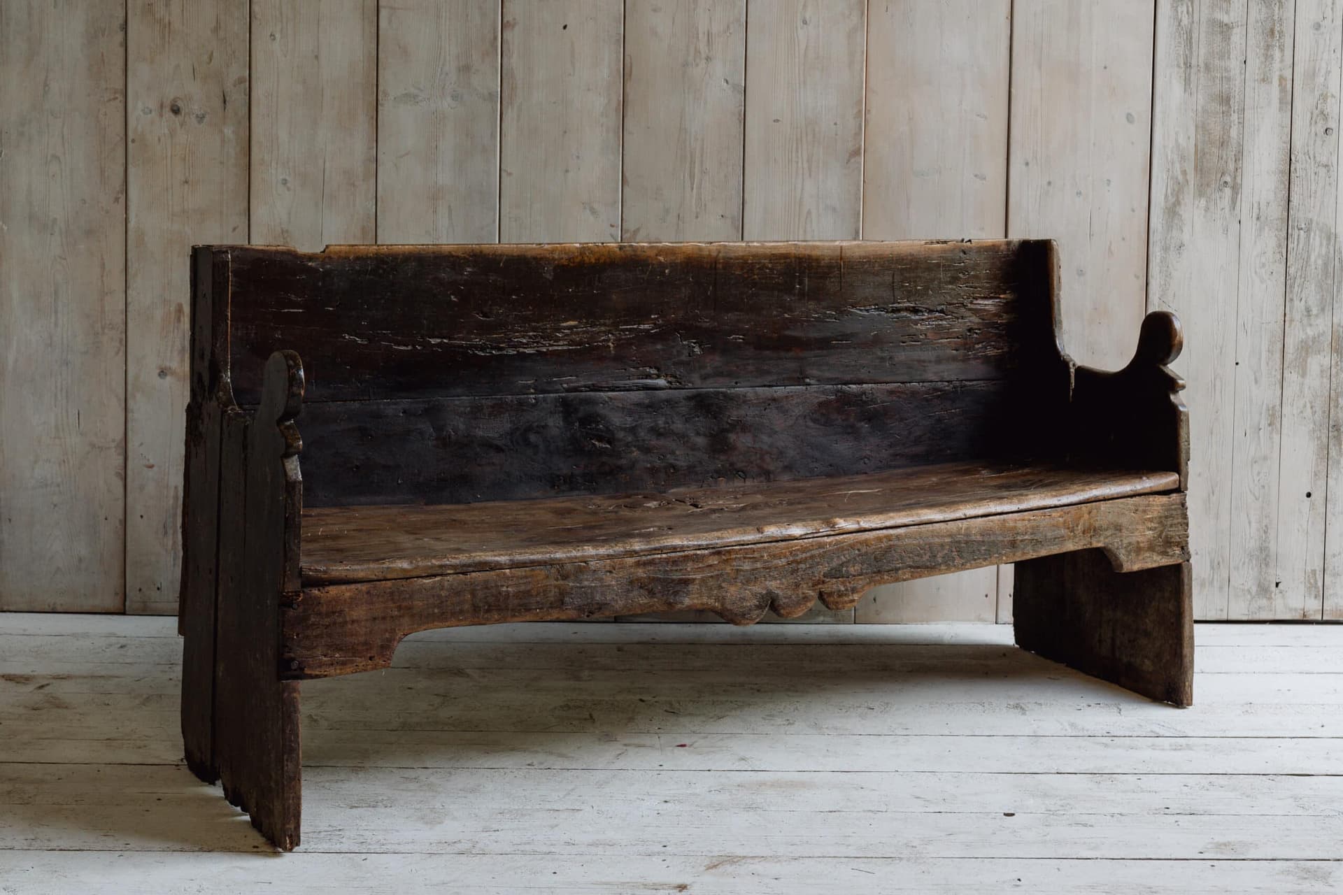 An Early Primitive Bench from the Catalan Region of Spain