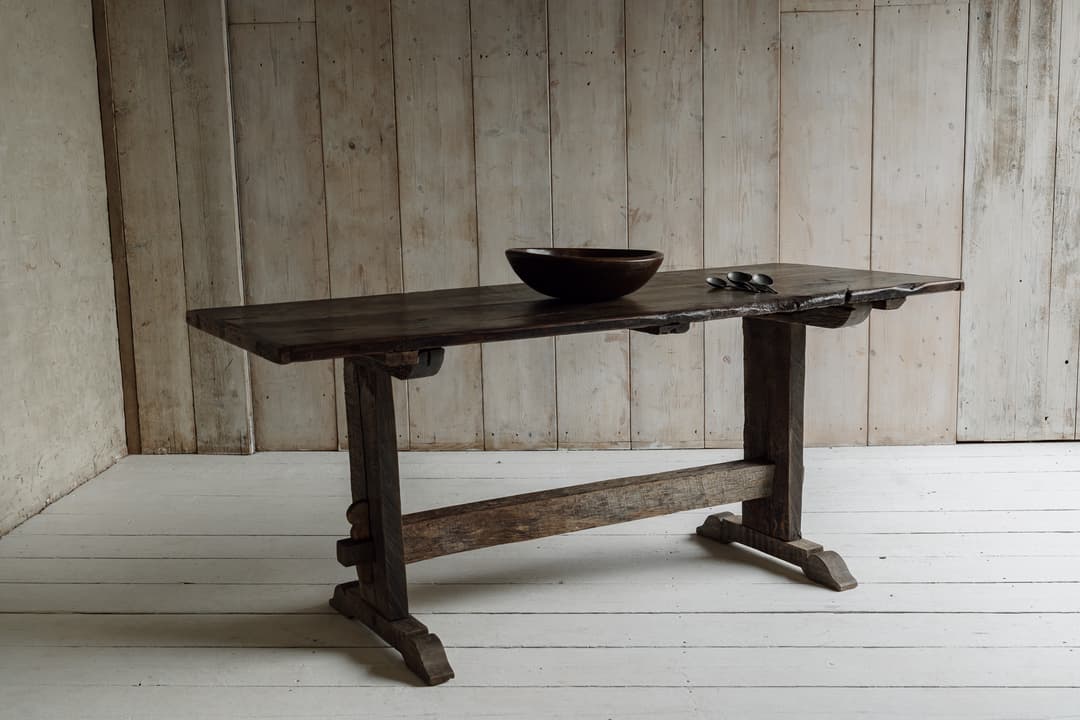 Rare Late 17th Century Iberian Walnut Plank Table
