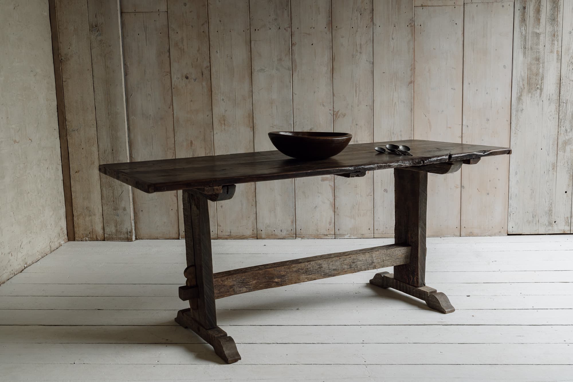 Rare Late 17th Century Iberian Walnut Plank Table