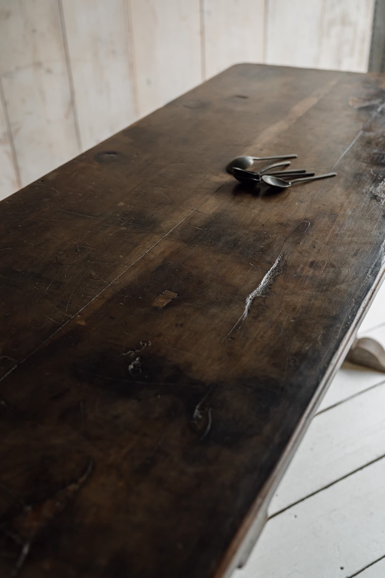 Rare Late 17th Century Iberian Walnut Plank Table