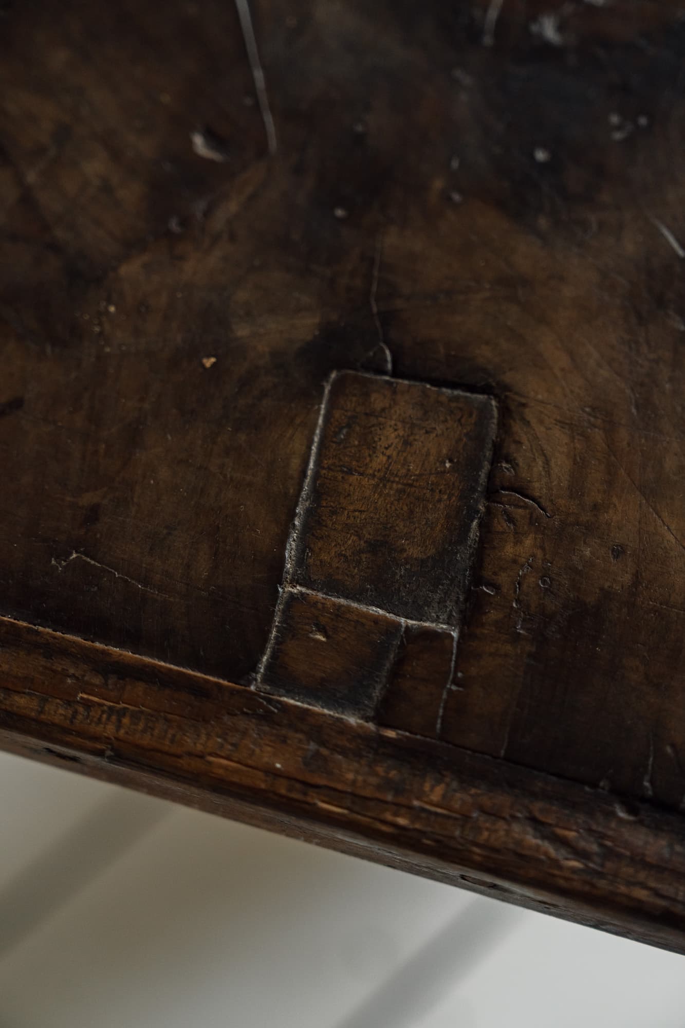 Rare Late 17th Century Iberian Walnut Plank Table