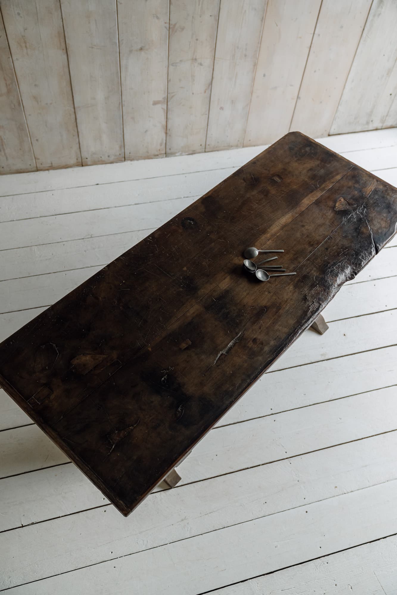 Rare Late 17th Century Iberian Walnut Plank Table