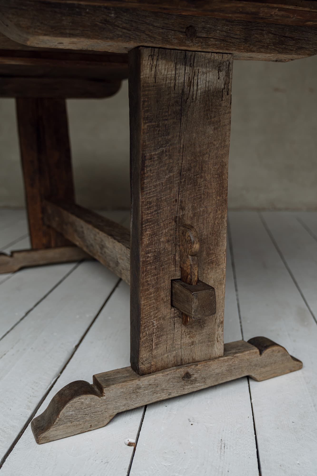 Rare Late 17th Century Iberian Walnut Plank Table