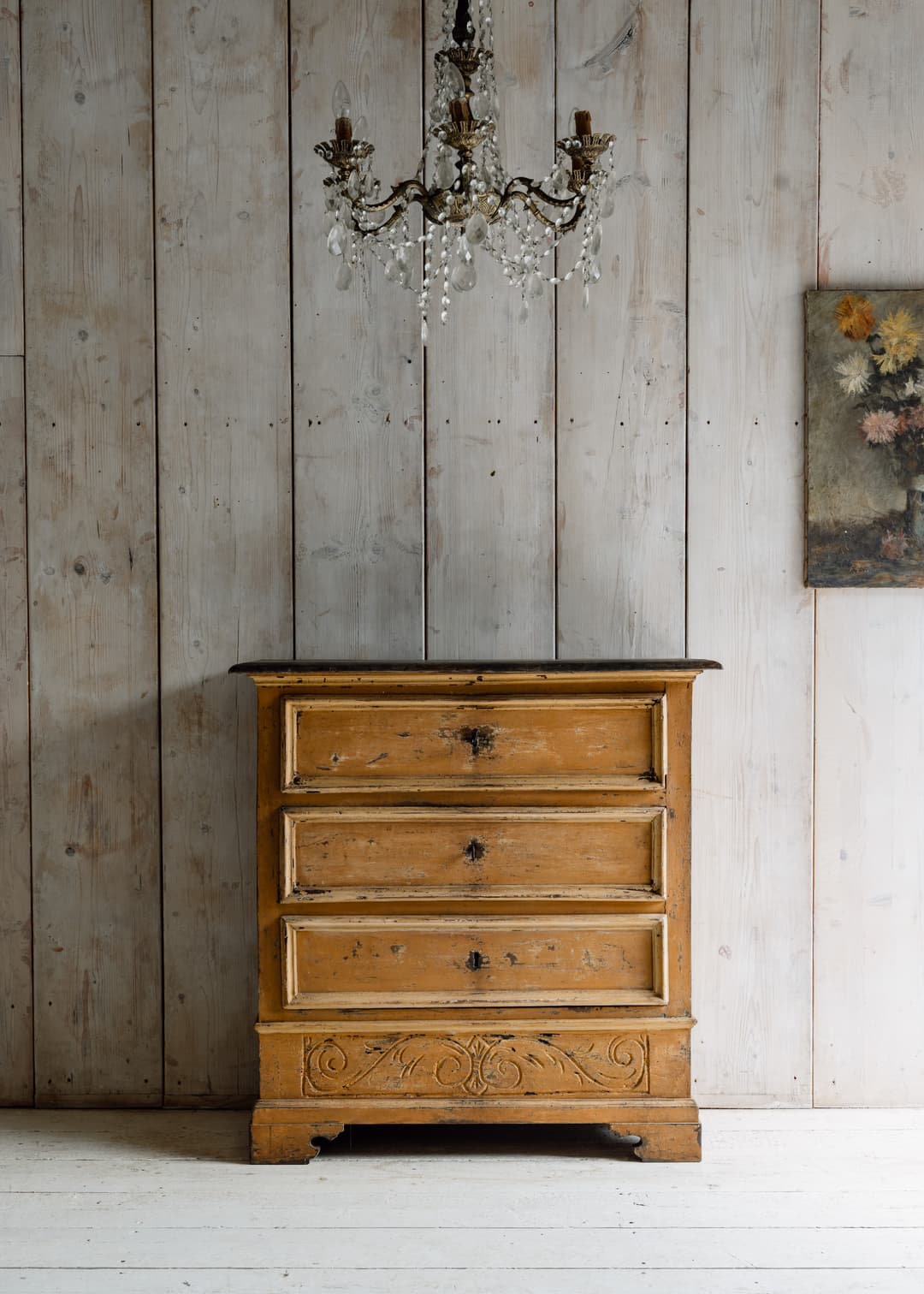 An Elegant Early 19th Century Italian Painted Chest of Drawers