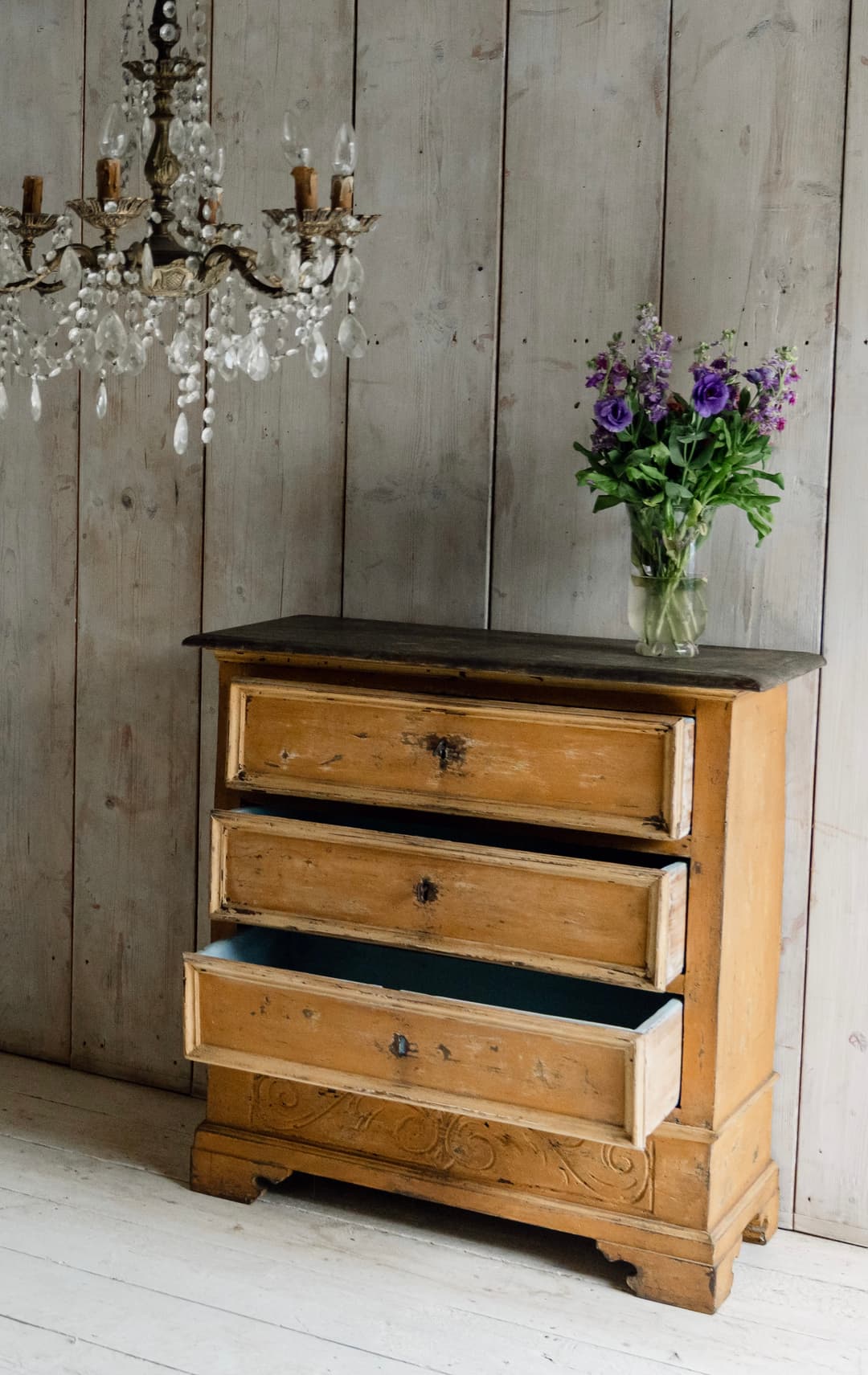An Elegant Early 19th Century Italian Painted Chest of Drawers