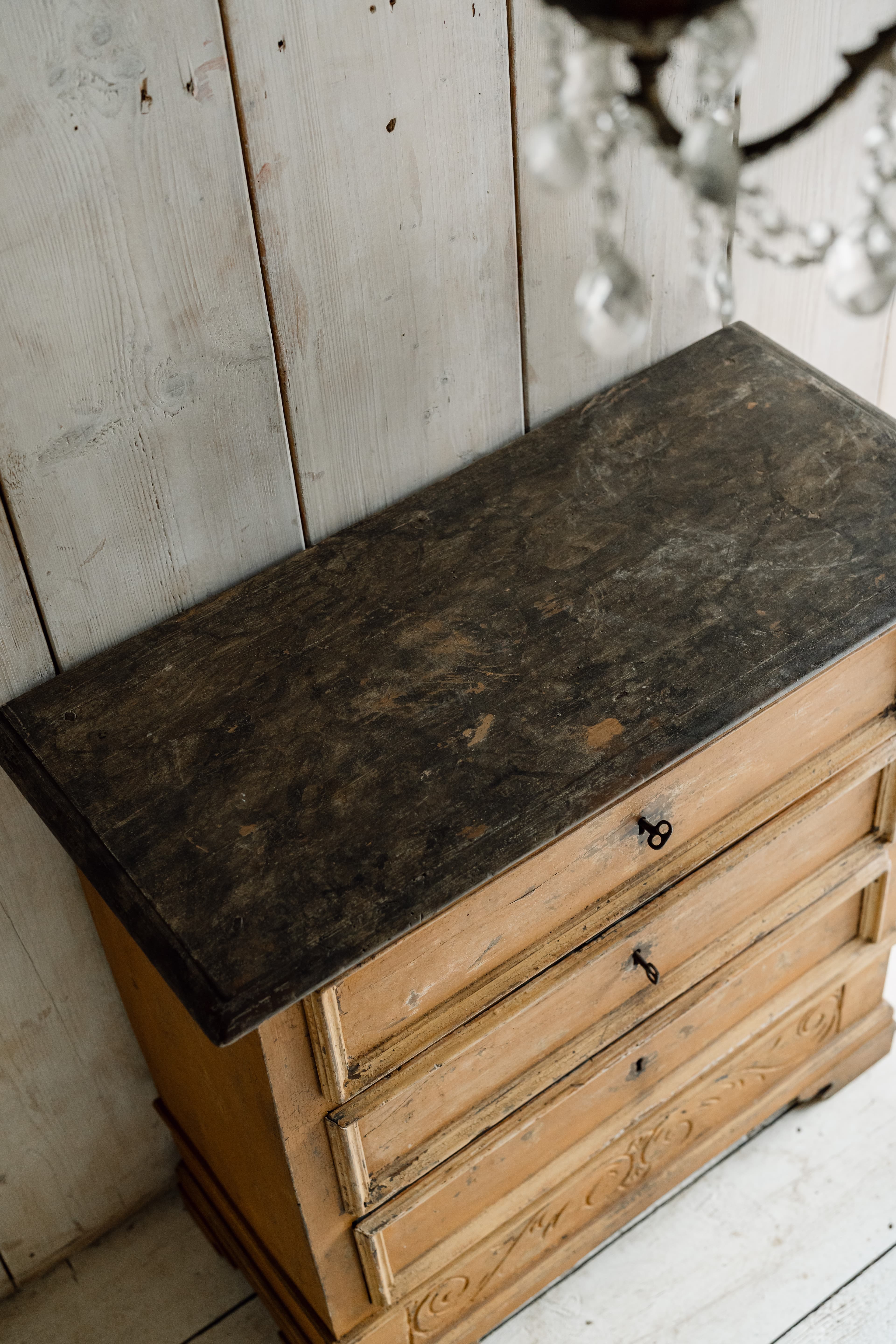 An Elegant Early 19th Century Italian Painted Chest of Drawers