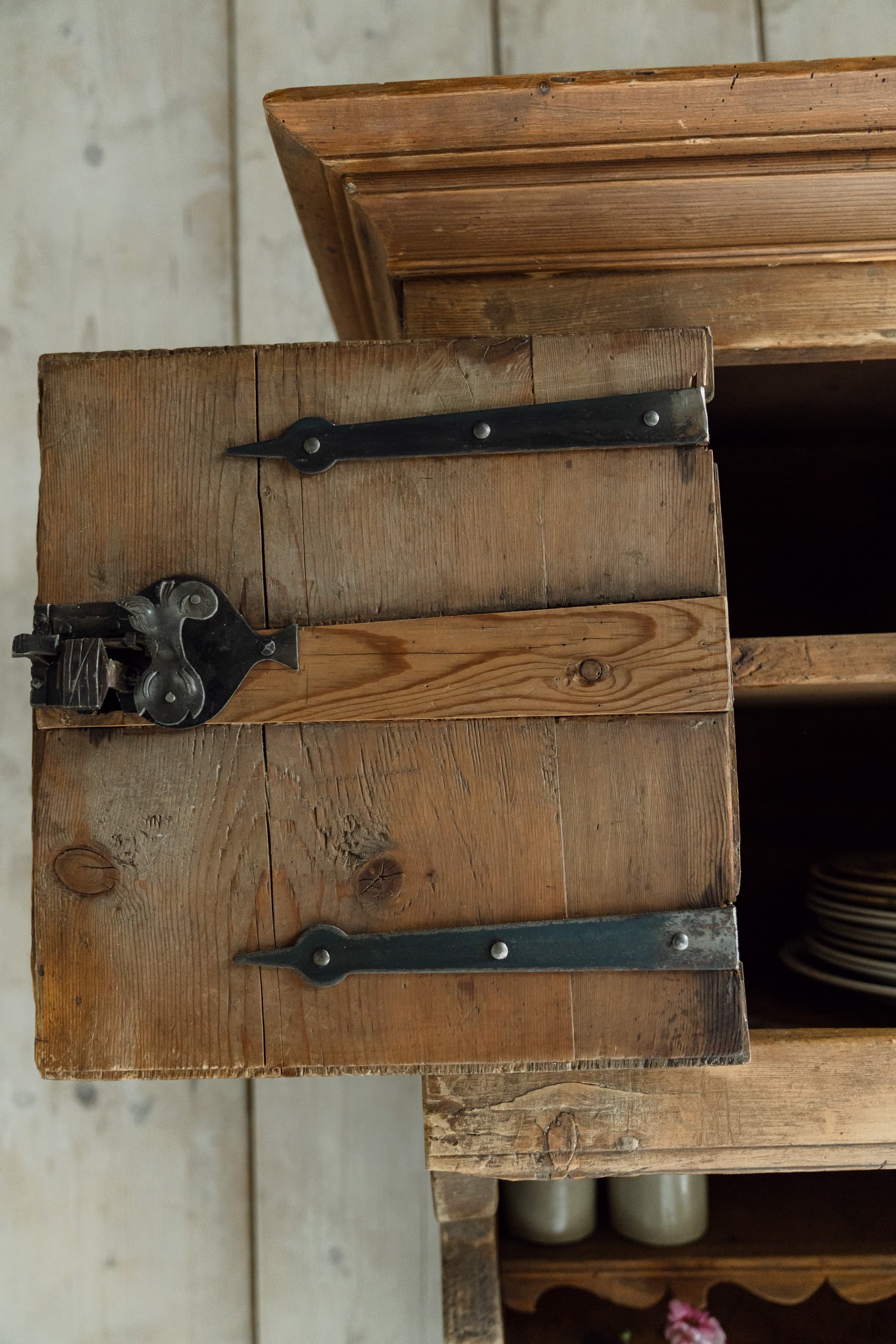 Primitive Mountain Pine Cupboard, c.1800