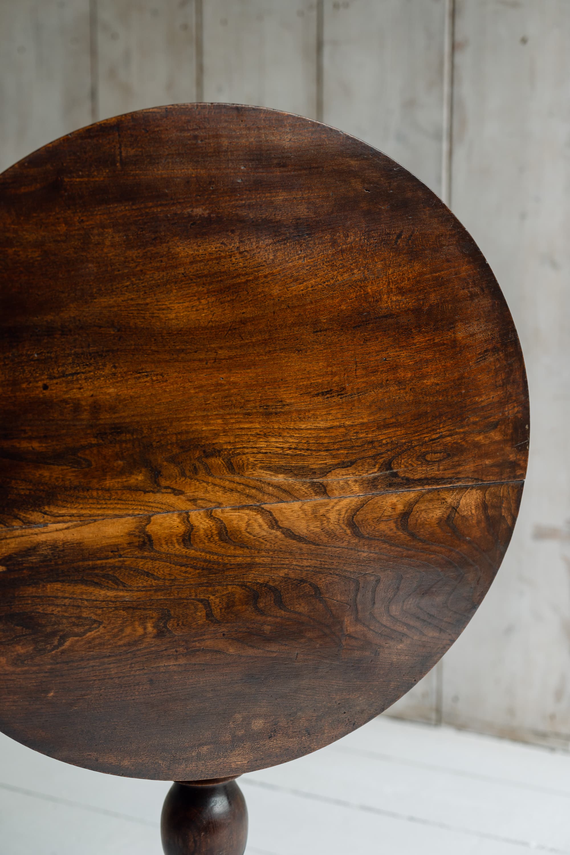 Exceptional Elm Tilt-Top Table, c.1820-1840