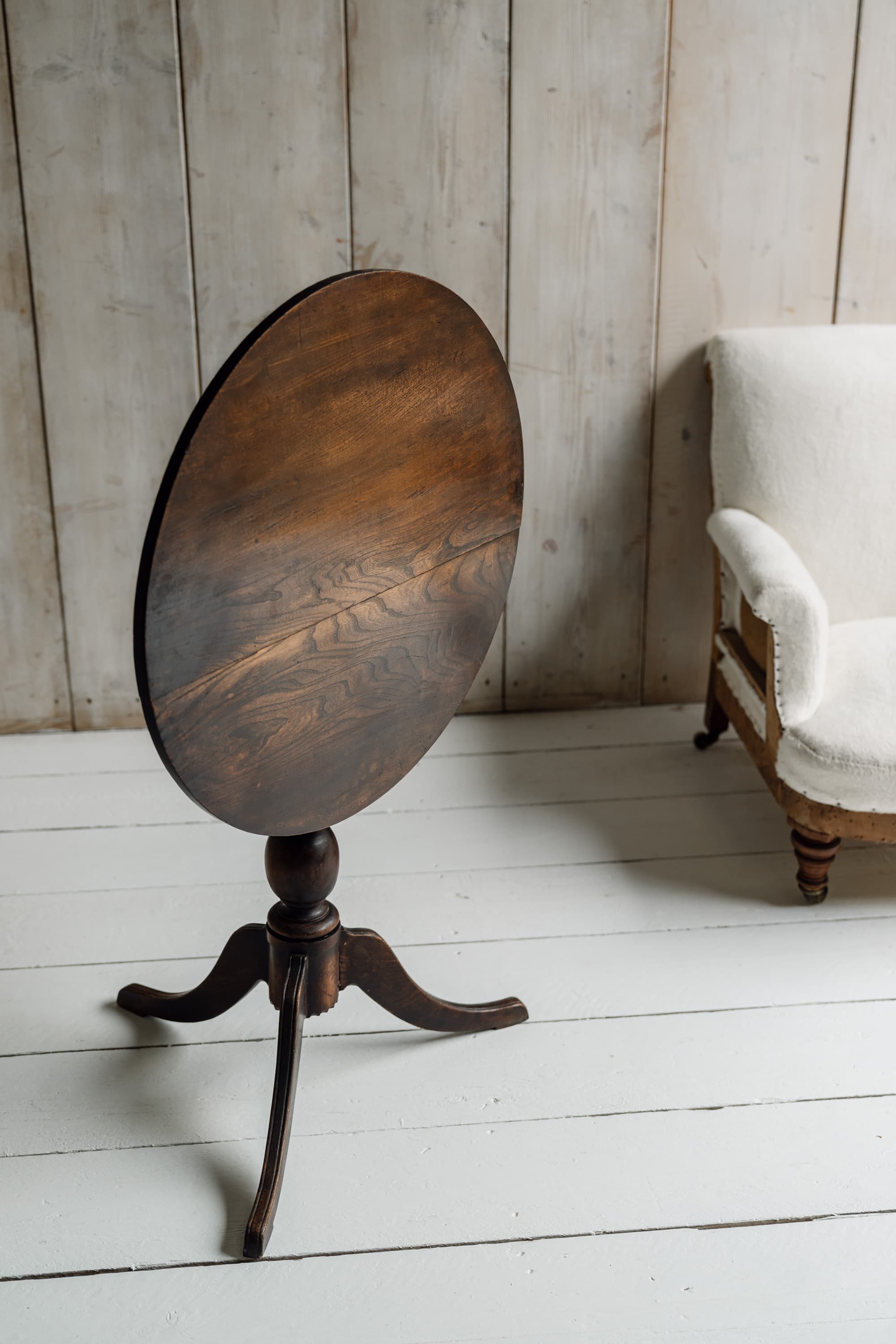 Exceptional Elm Tilt-Top Table, c.1820-1840