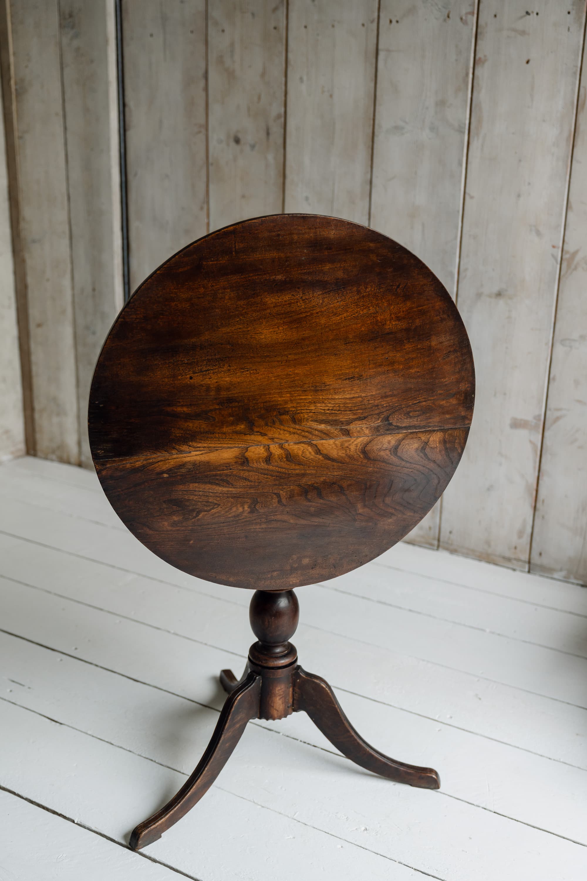 Exceptional Elm Tilt-Top Table, c.1820-1840