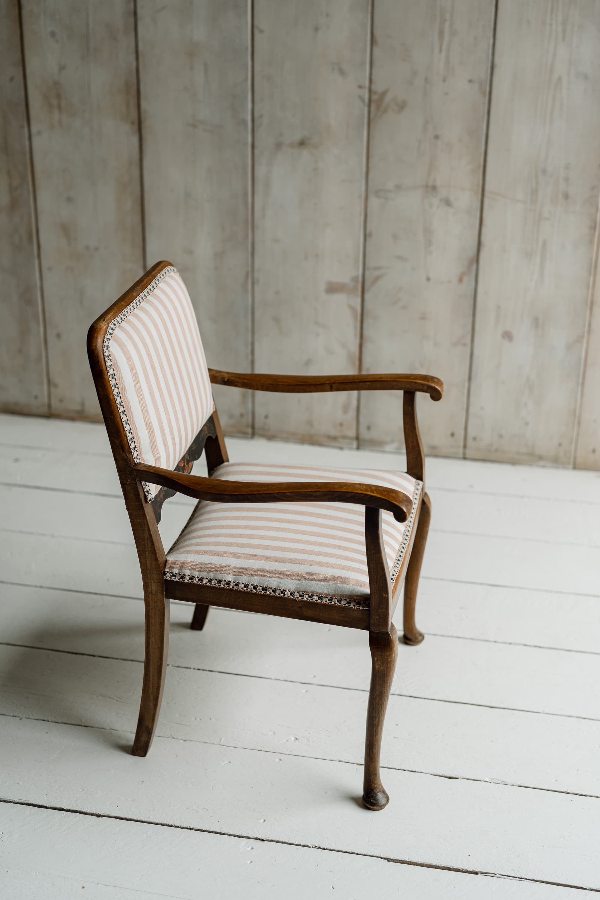 English Oak Armchair with Cjoiserie Decoration, Circa 1820-1840