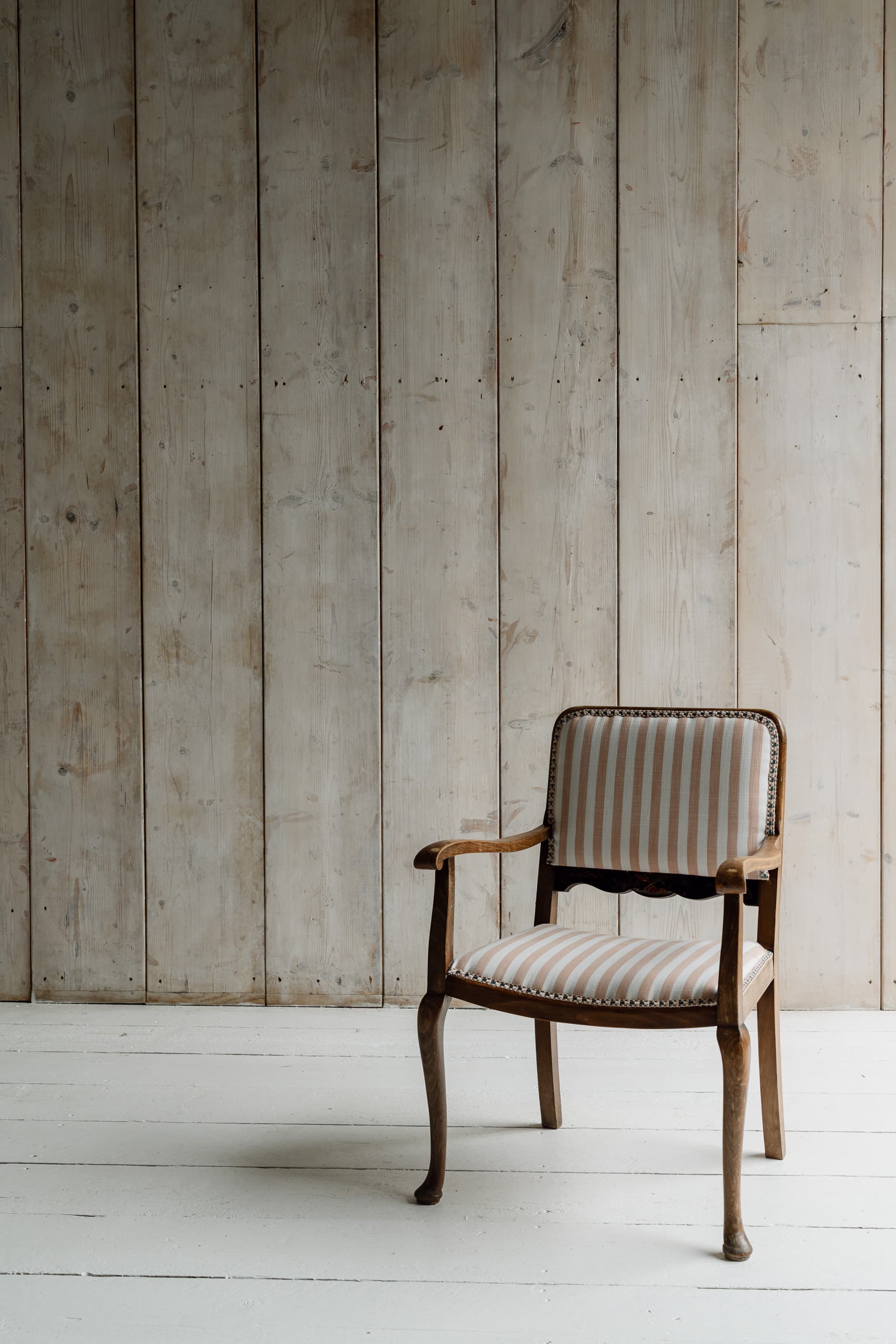 English Oak Armchair with Cjoiserie Decoration, Circa 1820-1840