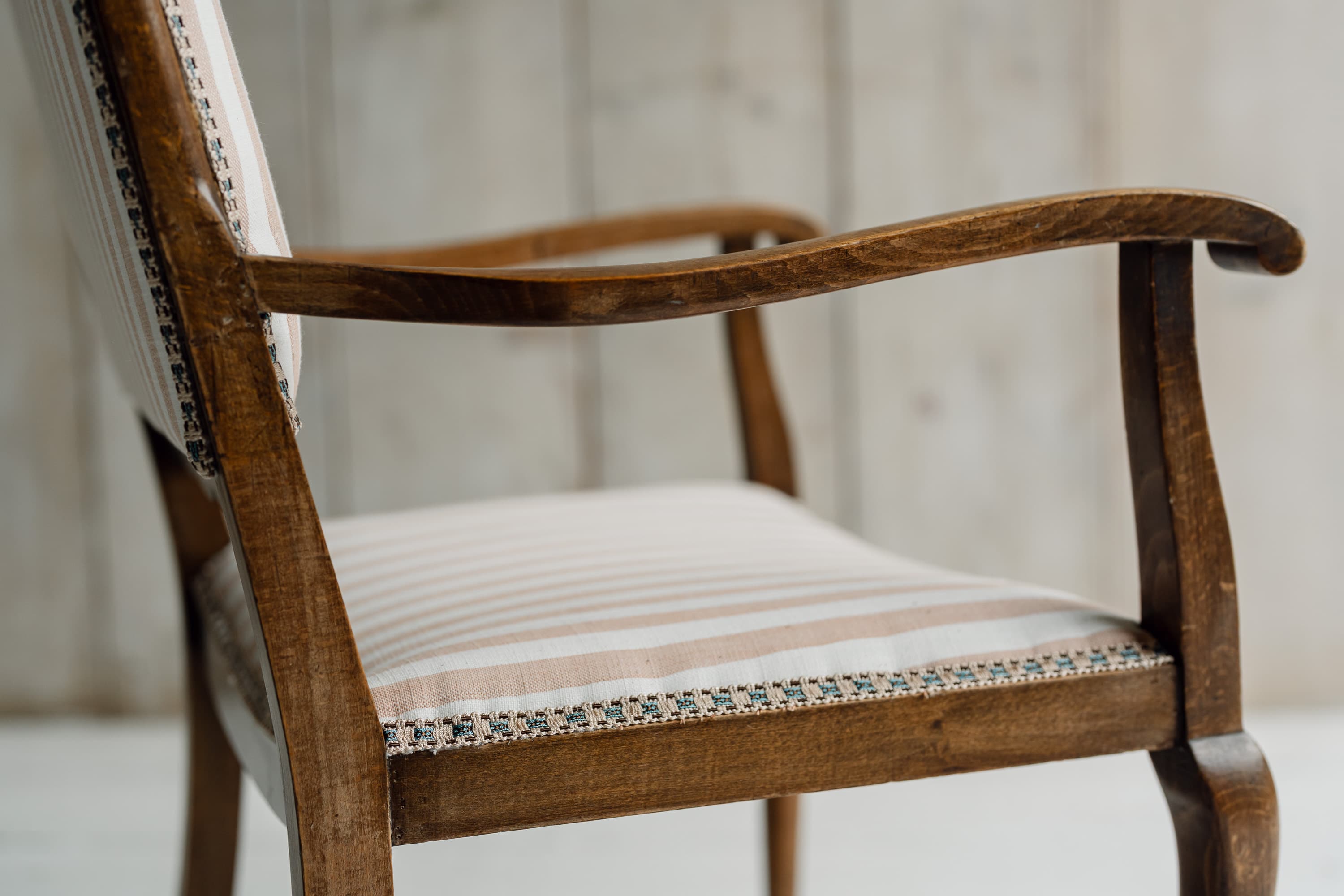 English Oak Armchair with Cjoiserie Decoration, Circa 1820-1840