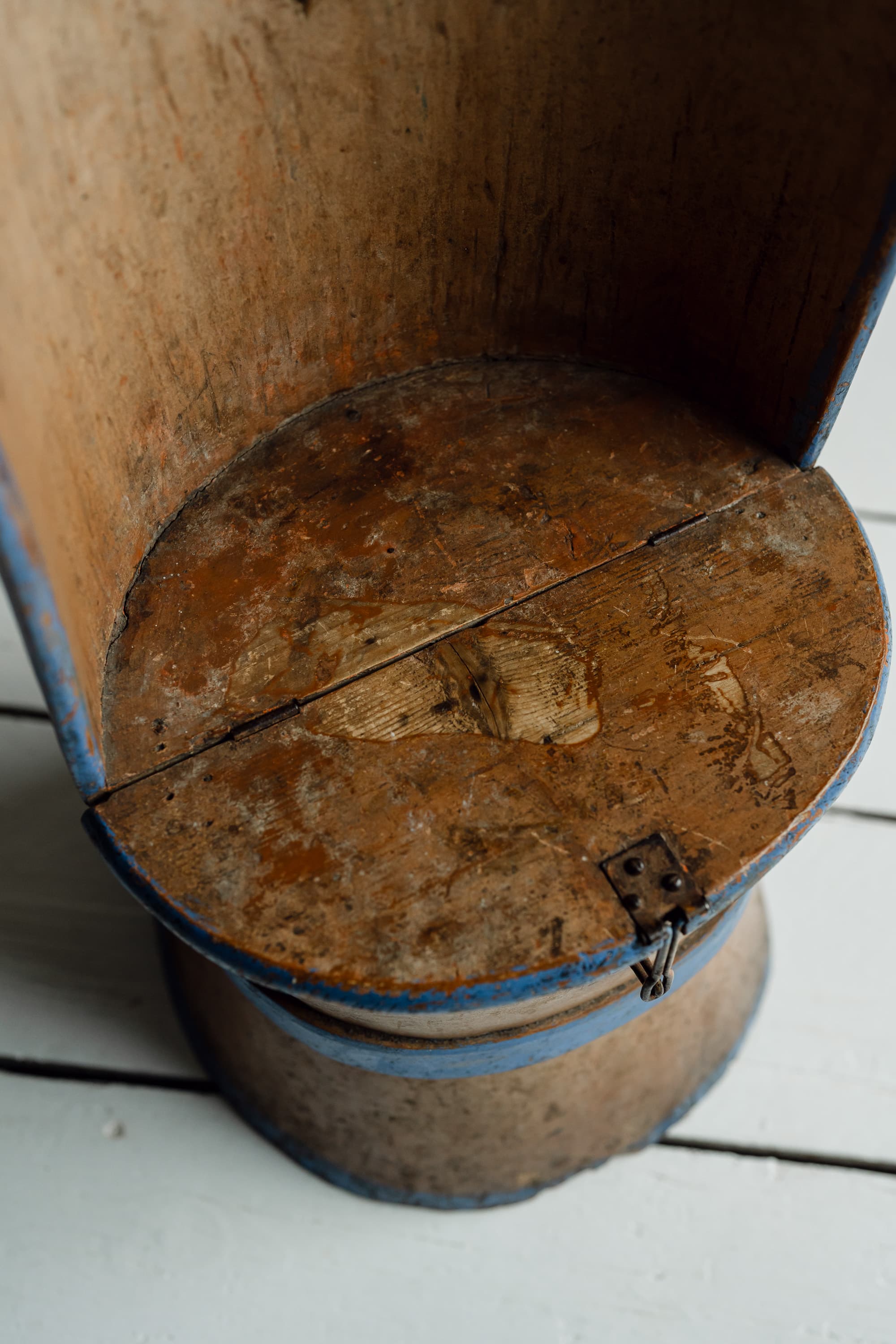 A Rare Sculptural Swedish Kubbstol - Late 18th Century