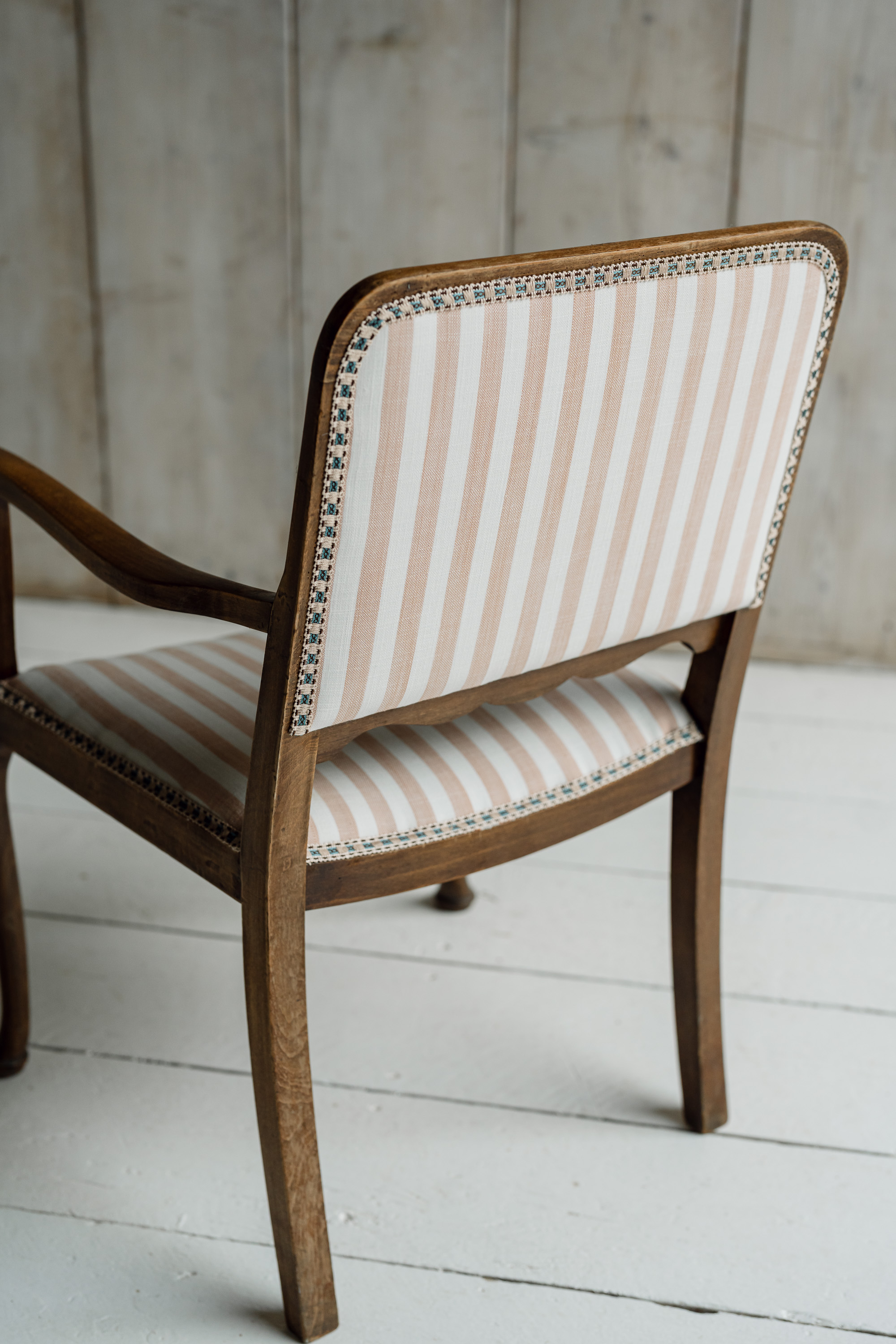 English Oak Armchair with Cjoiserie Decoration, Circa 1820-1840