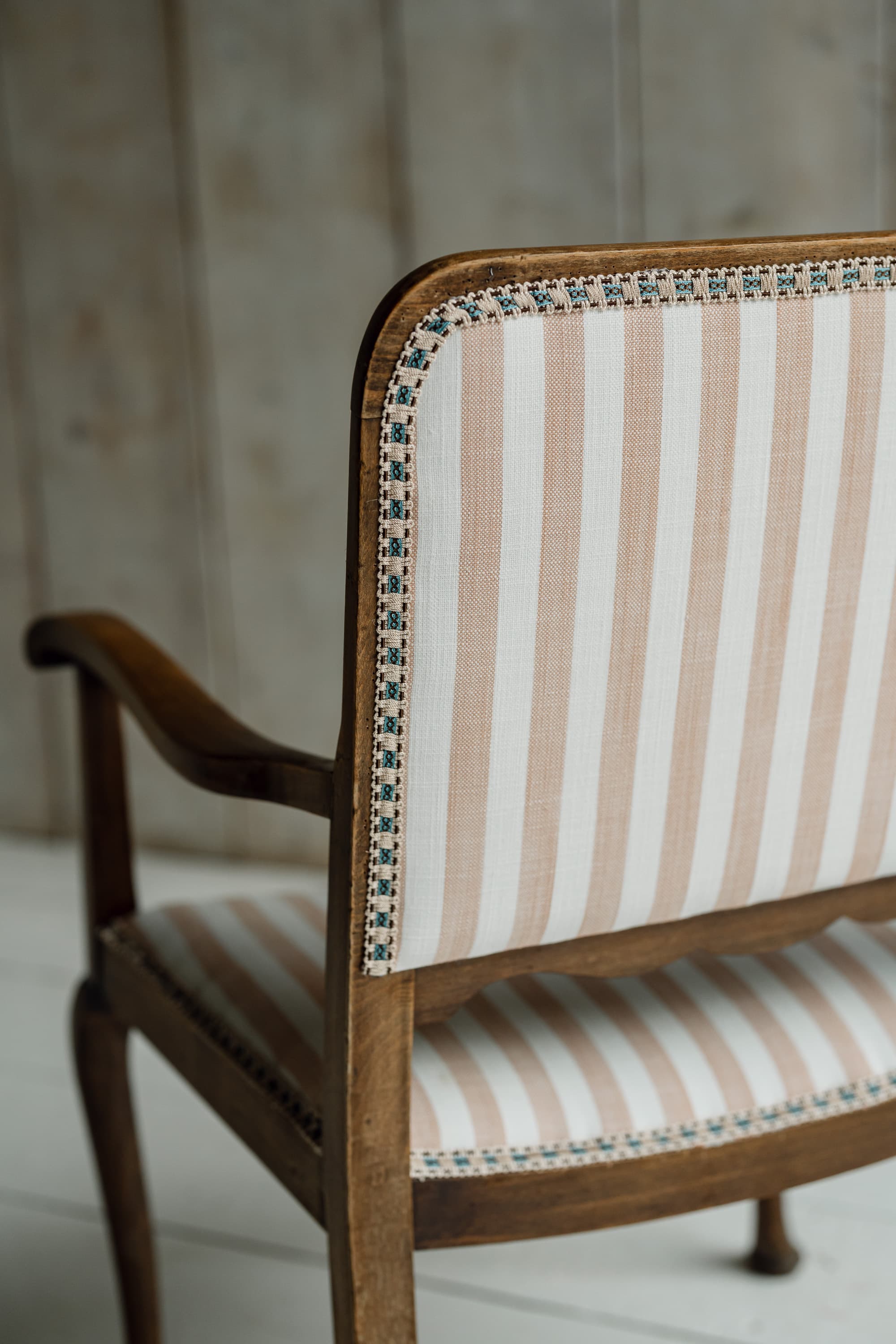 English Oak Armchair with Cjoiserie Decoration, Circa 1820-1840