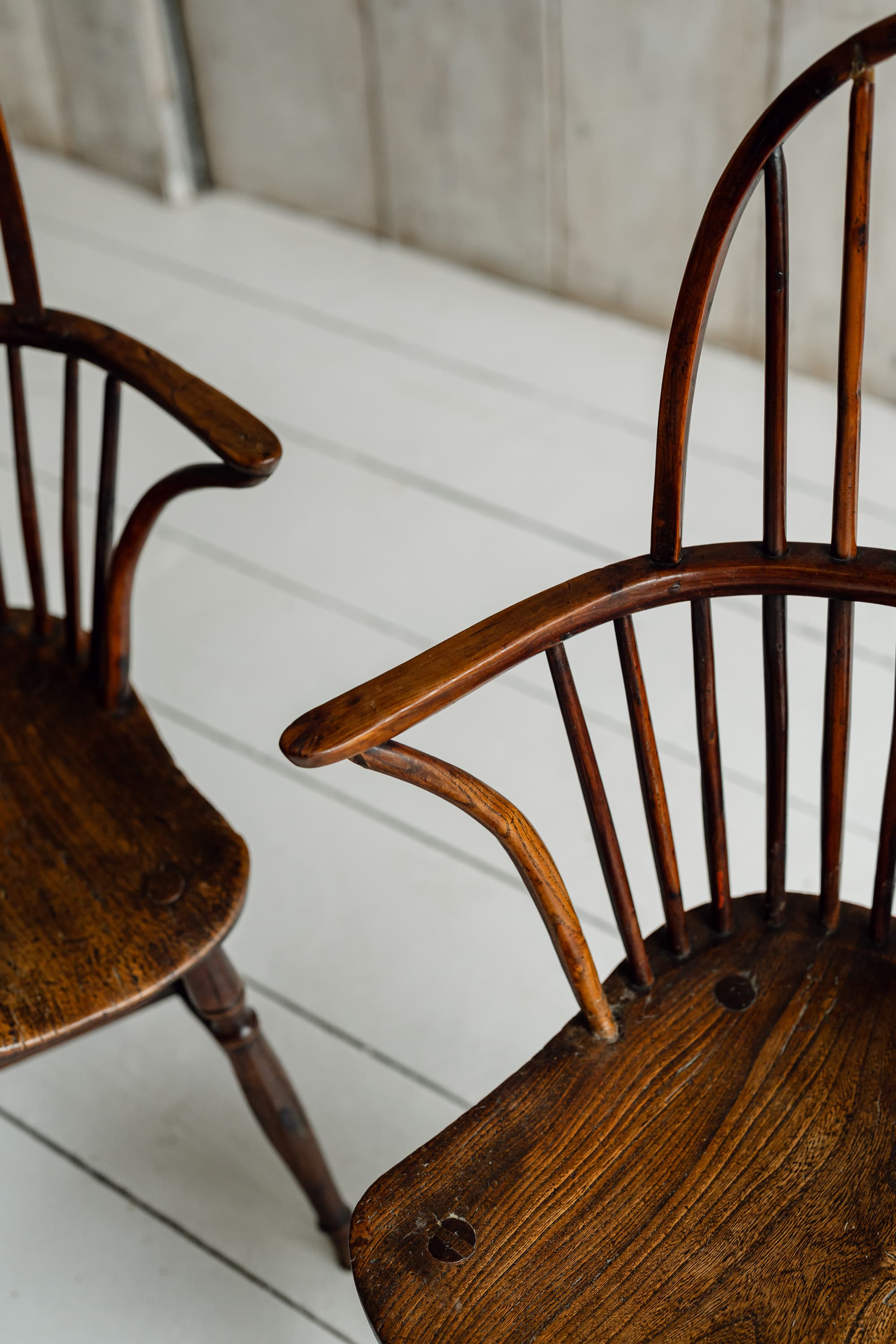 A Fine Pair of English Bow-Back Windsor Armchairs, Circa 1840-1870