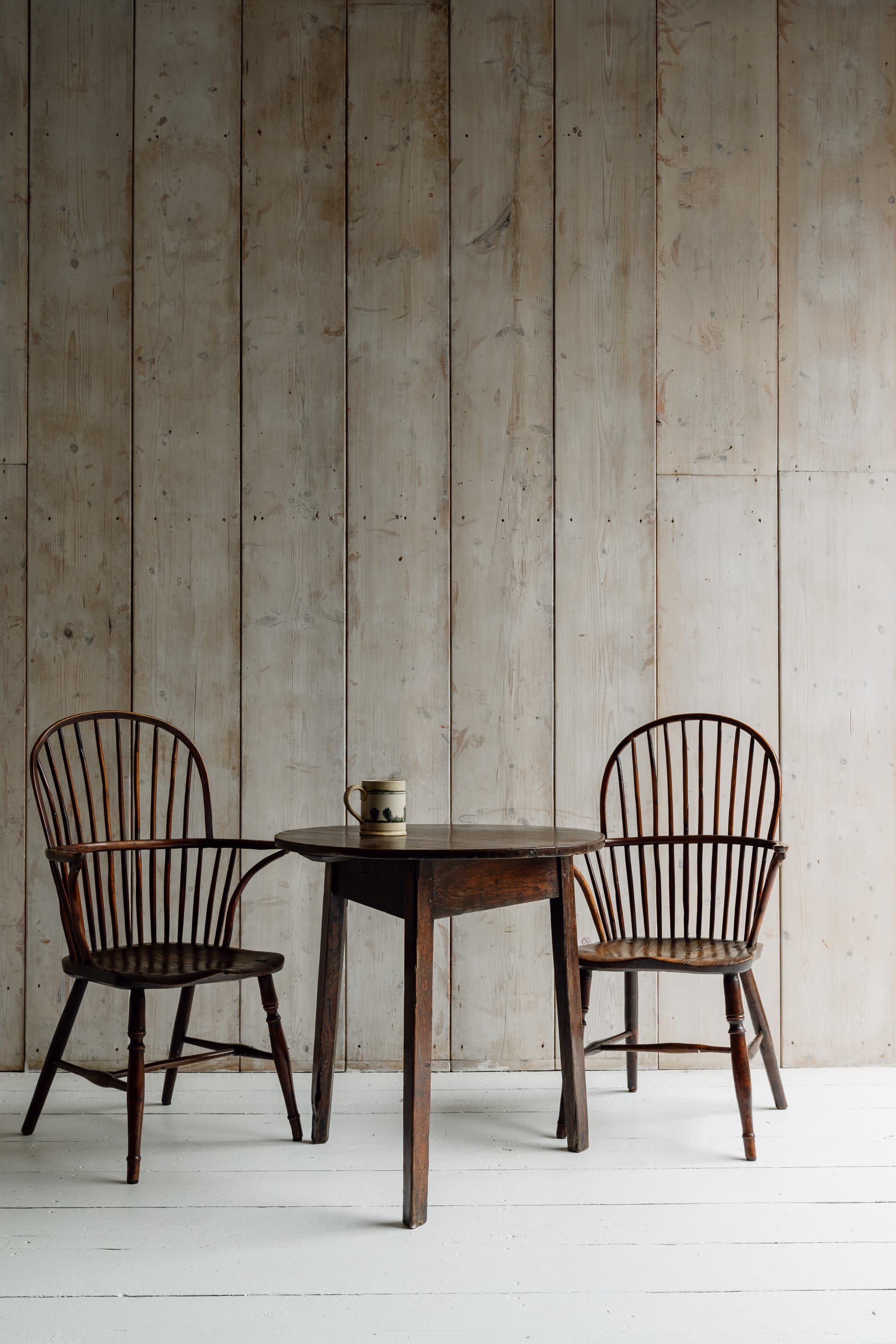 A Fine Pair of English Bow-Back Windsor Armchairs, Circa 1840-1870