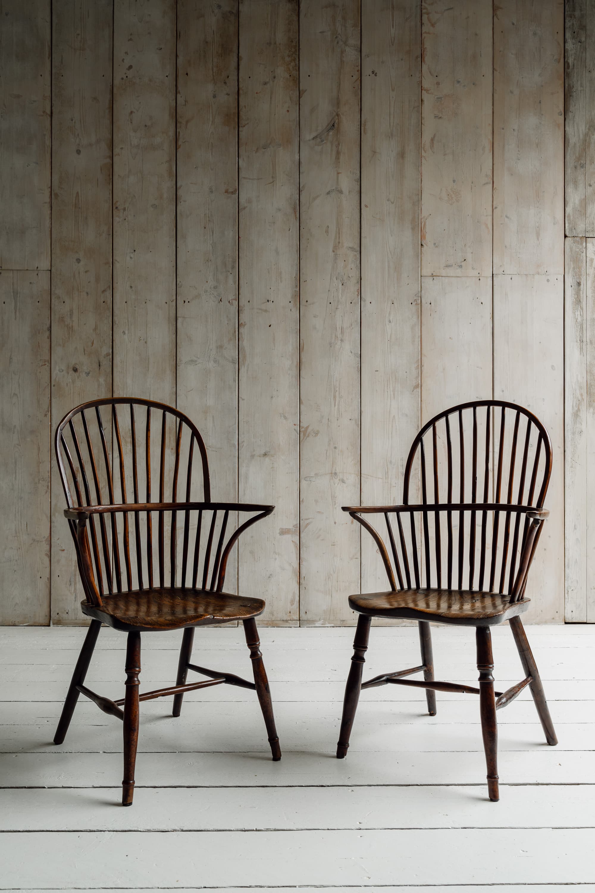 A Fine Pair of English Bow-Back Windsor Armchairs, Circa 1840-1870