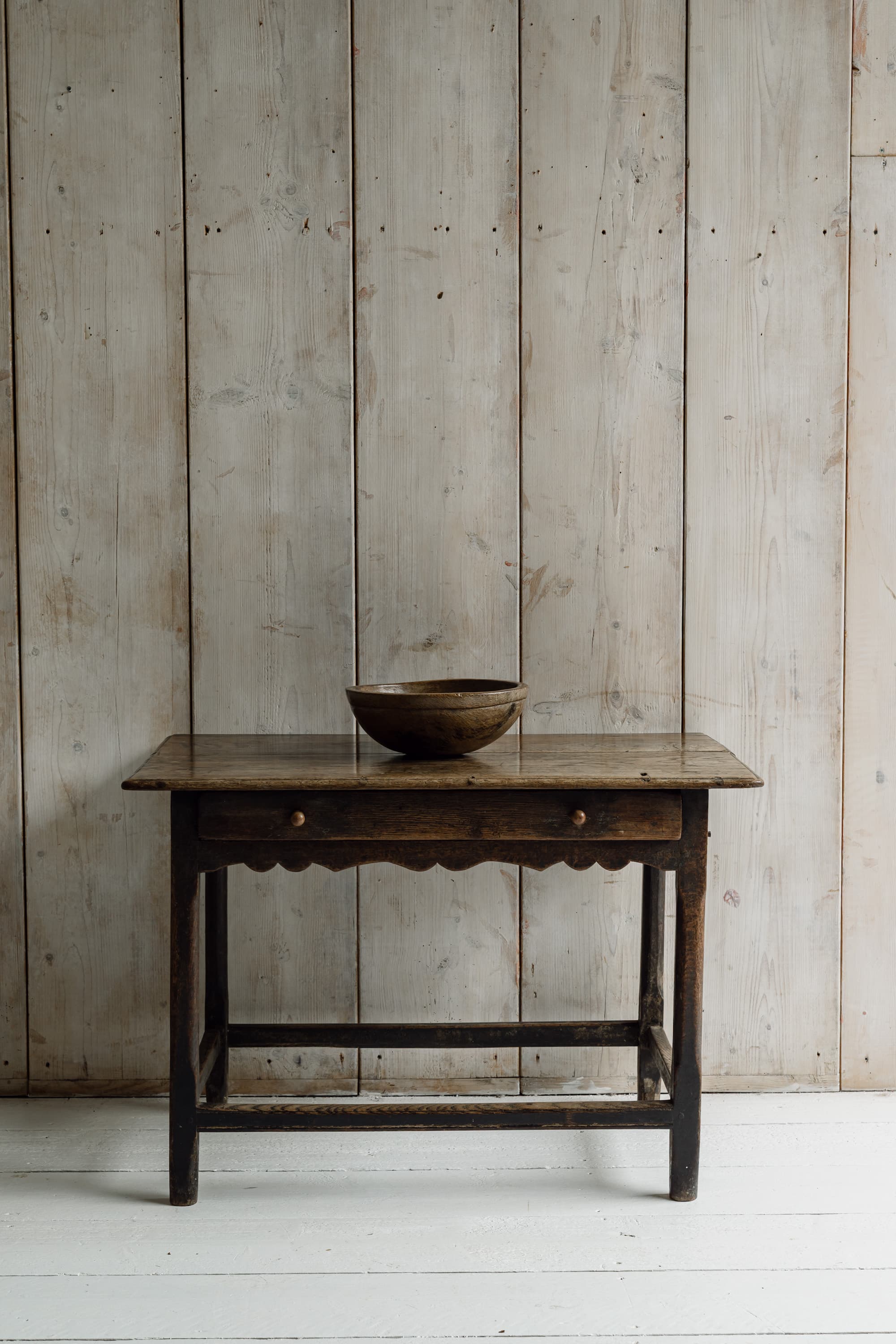 Exceptional Welsh Oak Side Table with an Extraordinary Figured Top, c.1800