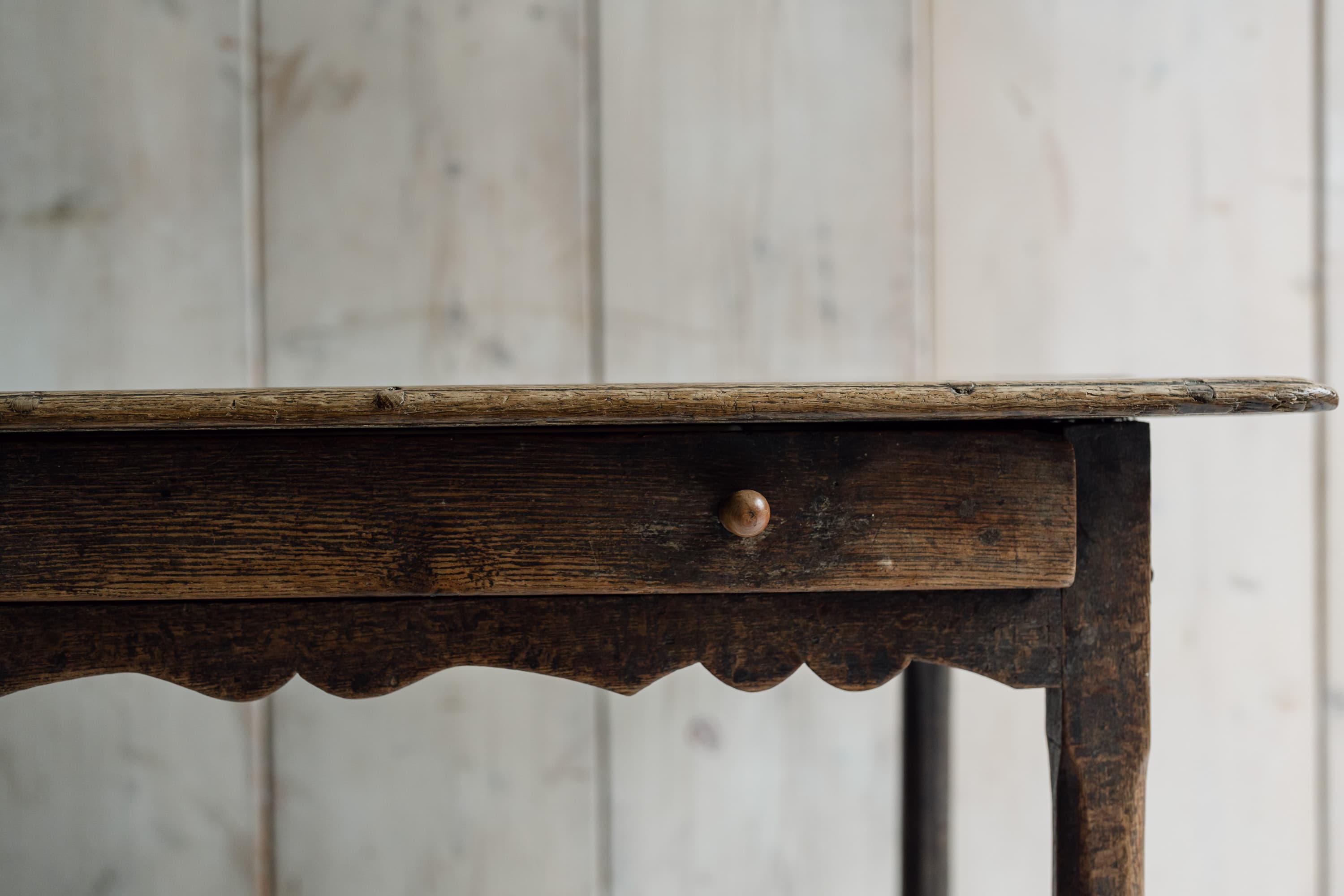 Exceptional Welsh Oak Side Table with an Extraordinary Figured Top, c.1800