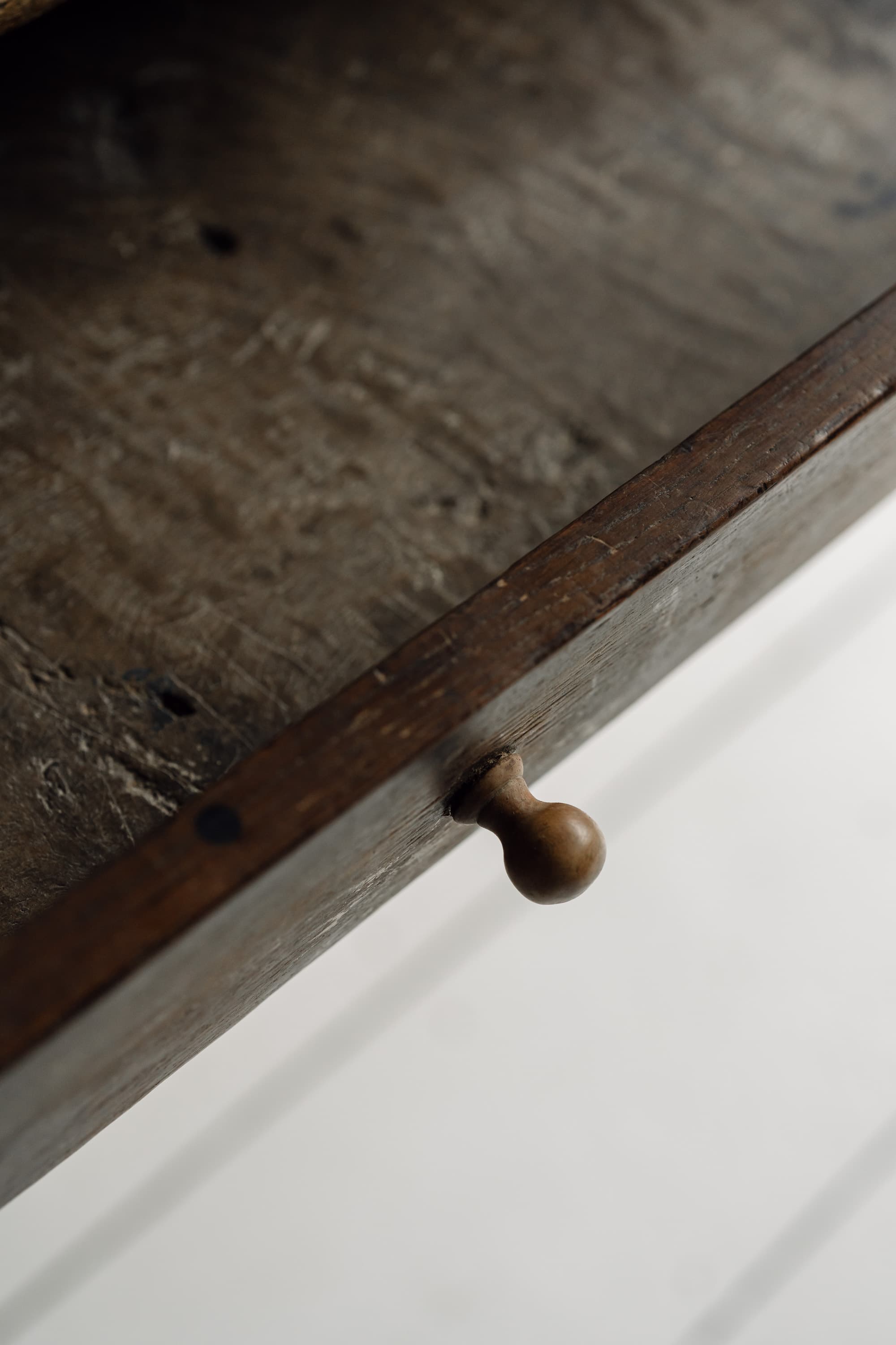 Exceptional Welsh Oak Side Table with an Extraordinary Figured Top, c.1800