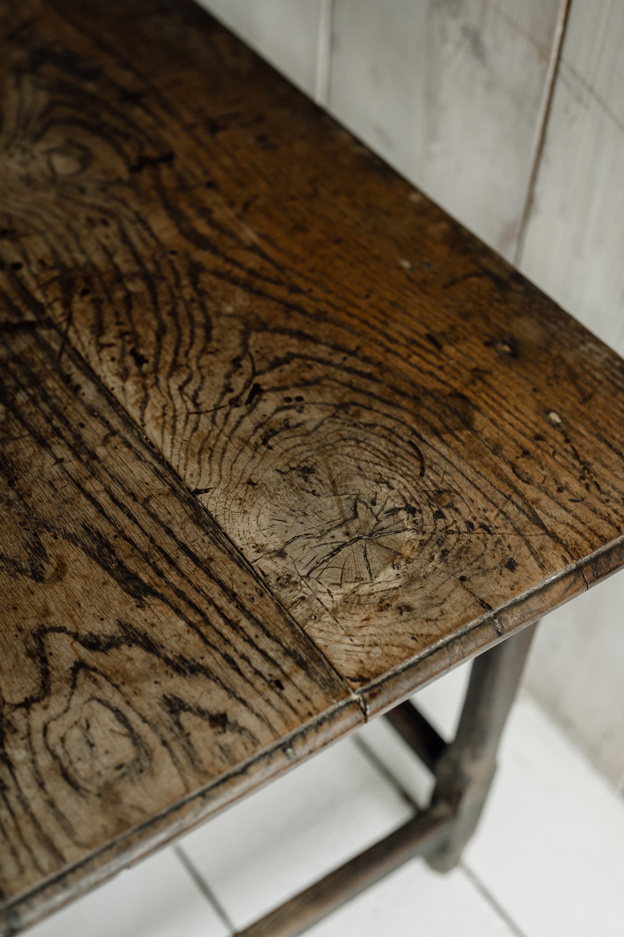 Exceptional Welsh Oak Side Table with an Extraordinary Figured Top, c.1800