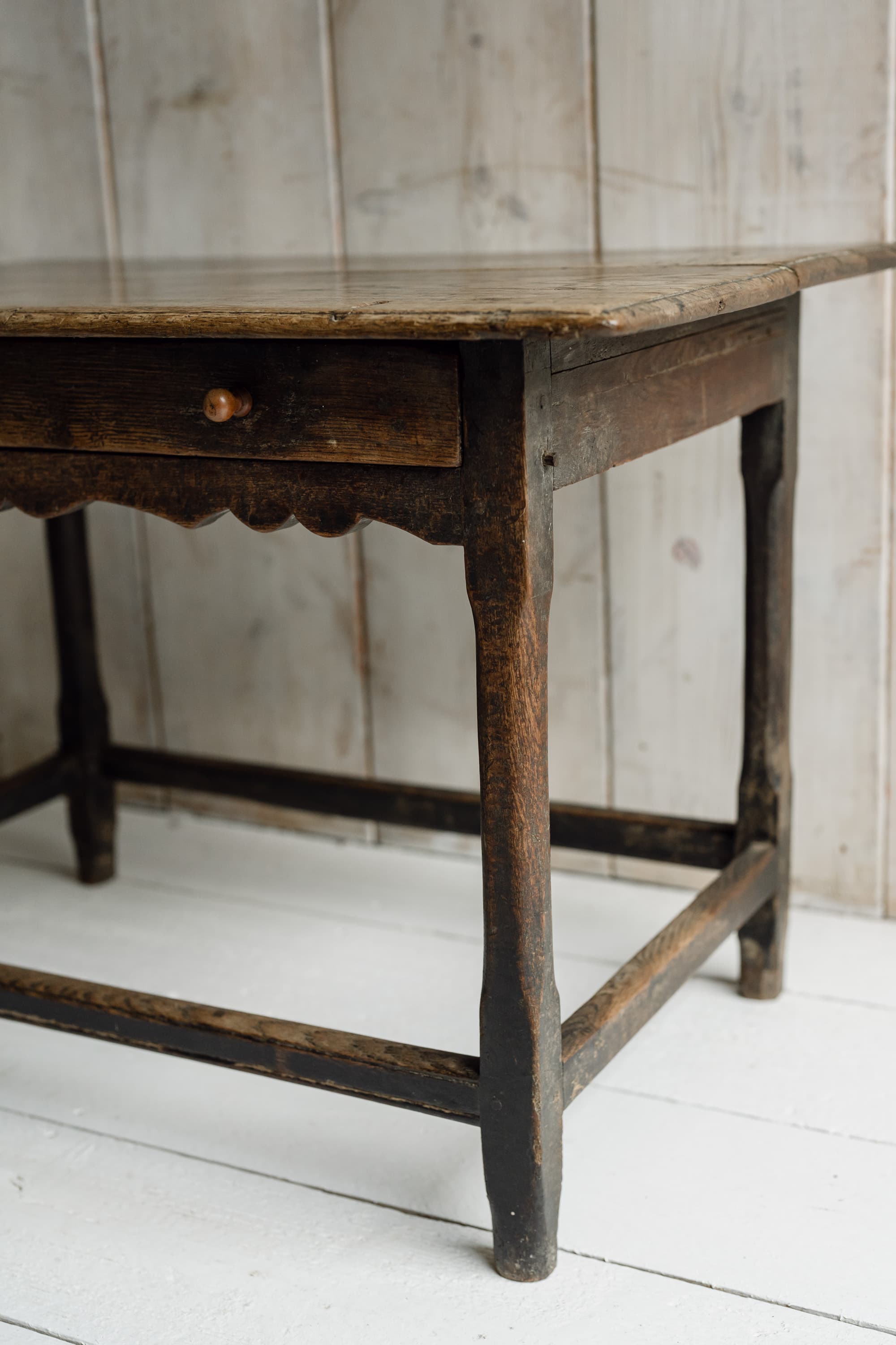 Exceptional Welsh Oak Side Table with an Extraordinary Figured Top, c.1800