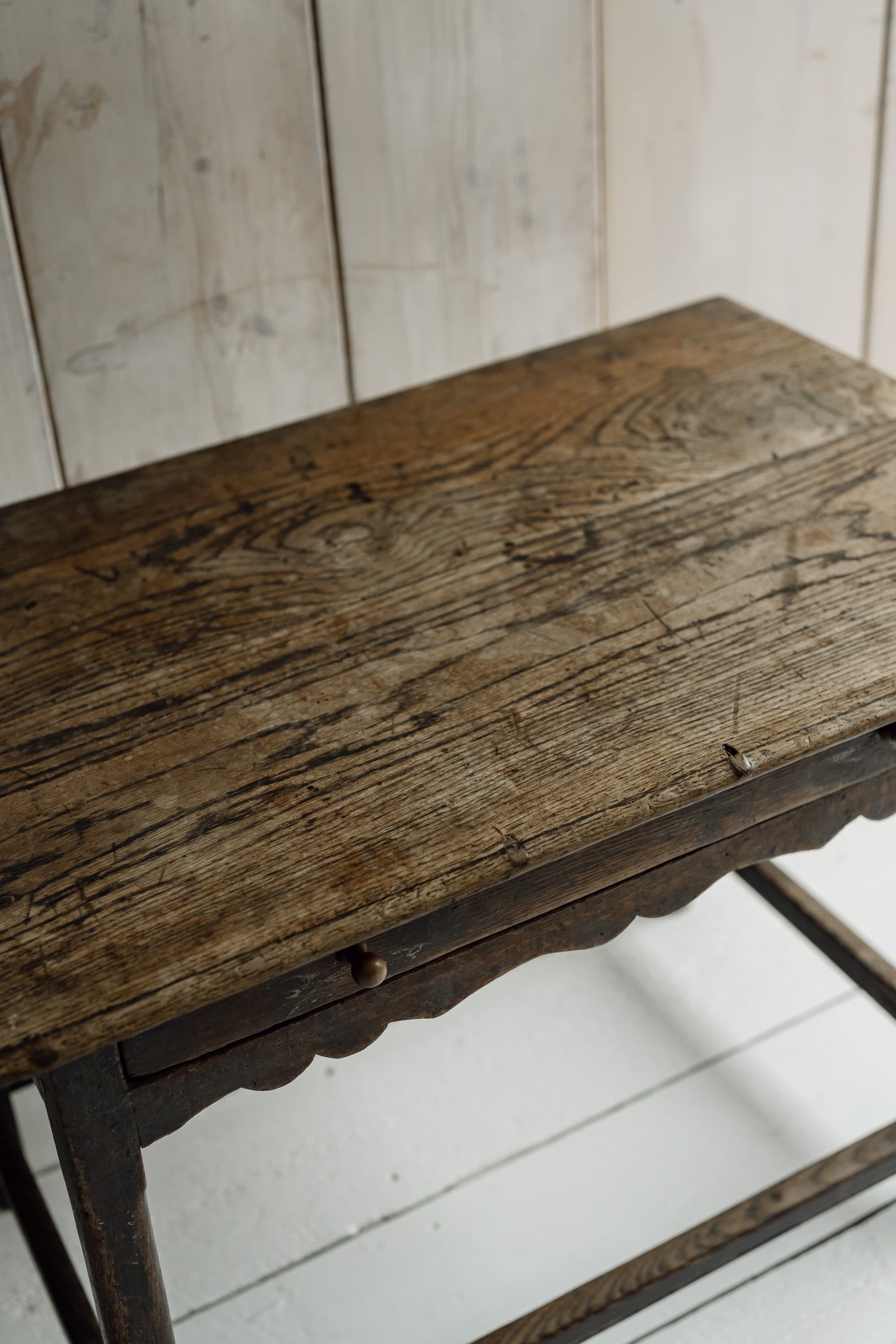 Exceptional Welsh Oak Side Table with an Extraordinary Figured Top, c.1800