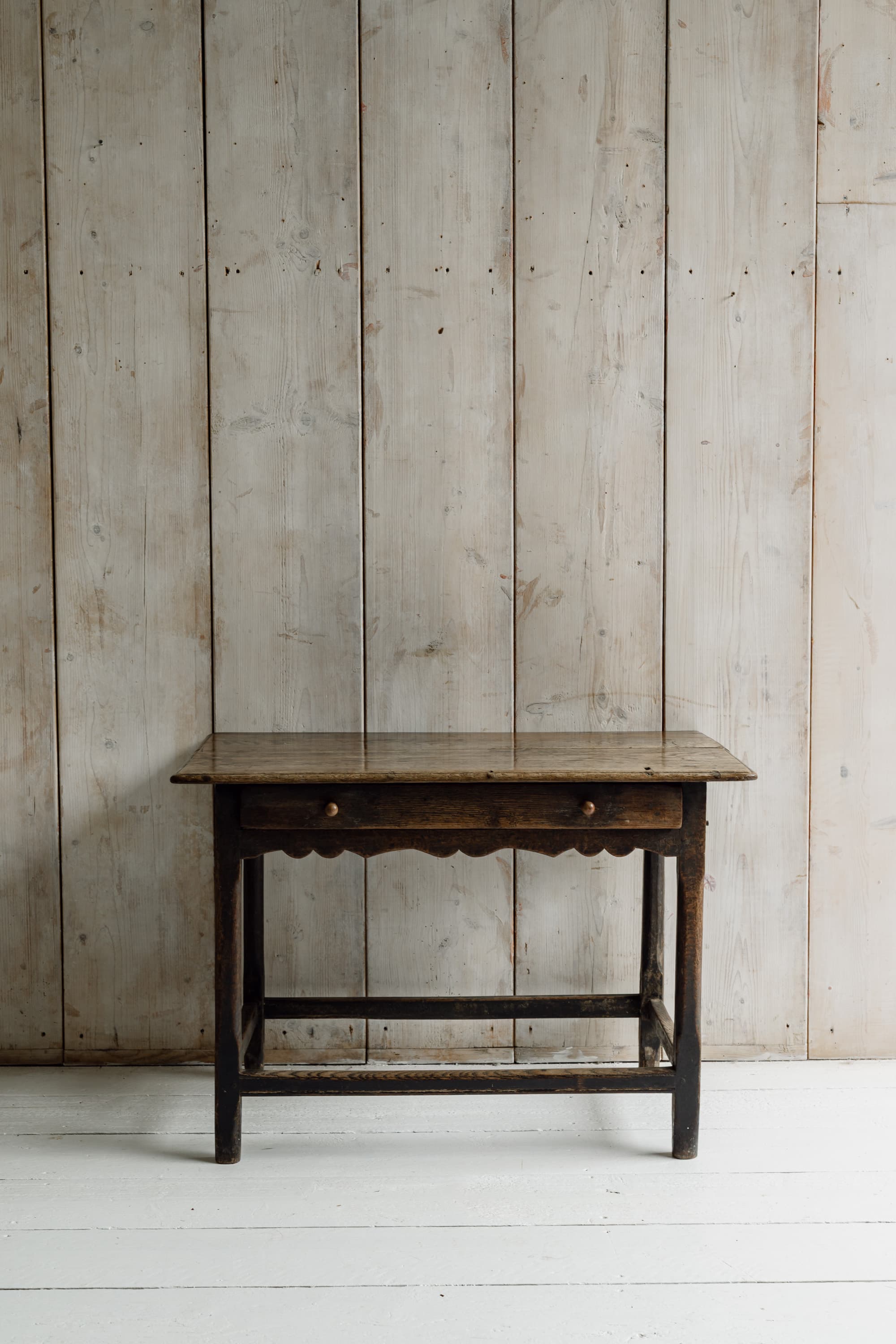 Exceptional Welsh Oak Side Table with an Extraordinary Figured Top, c.1800