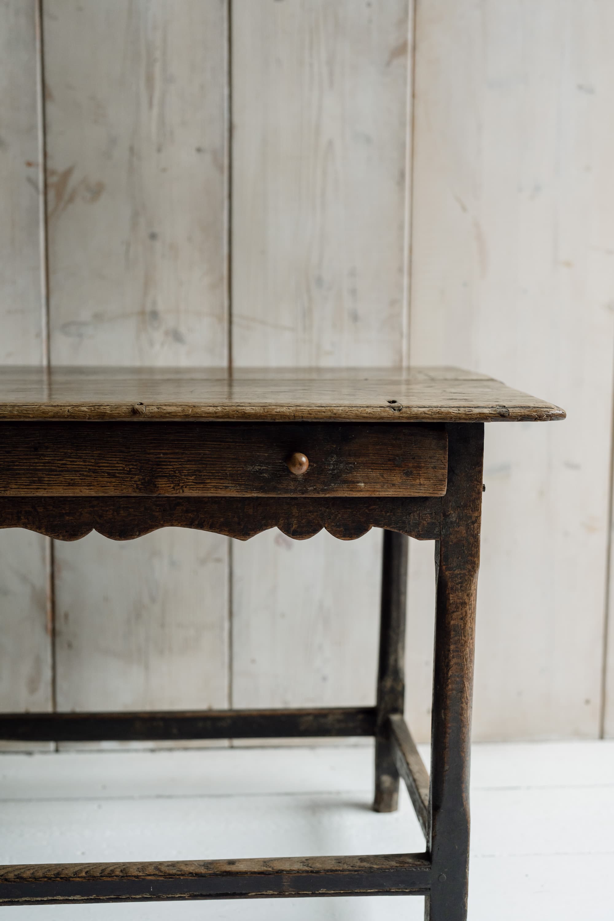 Exceptional Welsh Oak Side Table with an Extraordinary Figured Top, c.1800
