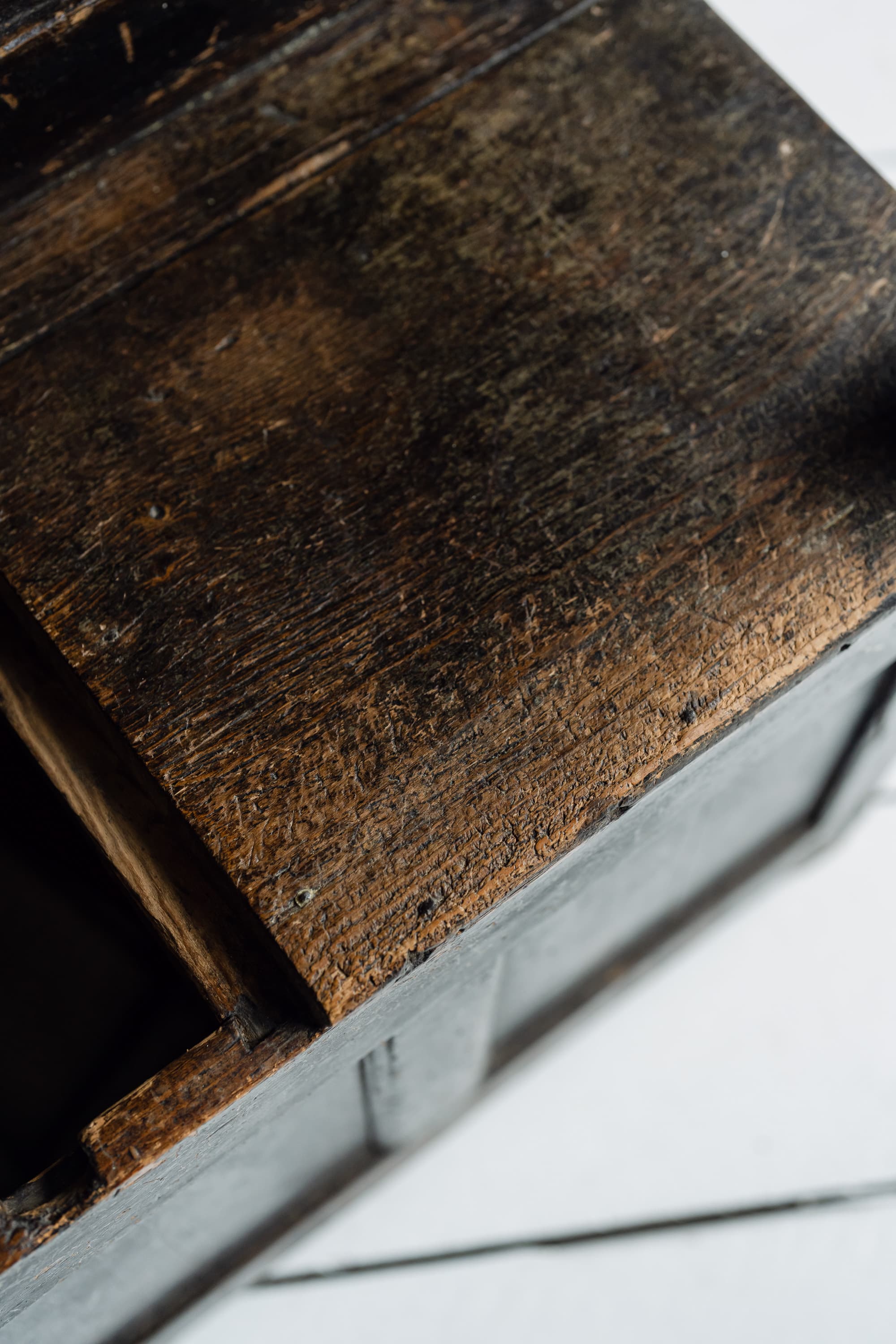 Extraordinary Welsh Border Oak Settle in Original Black Paint, c.1800