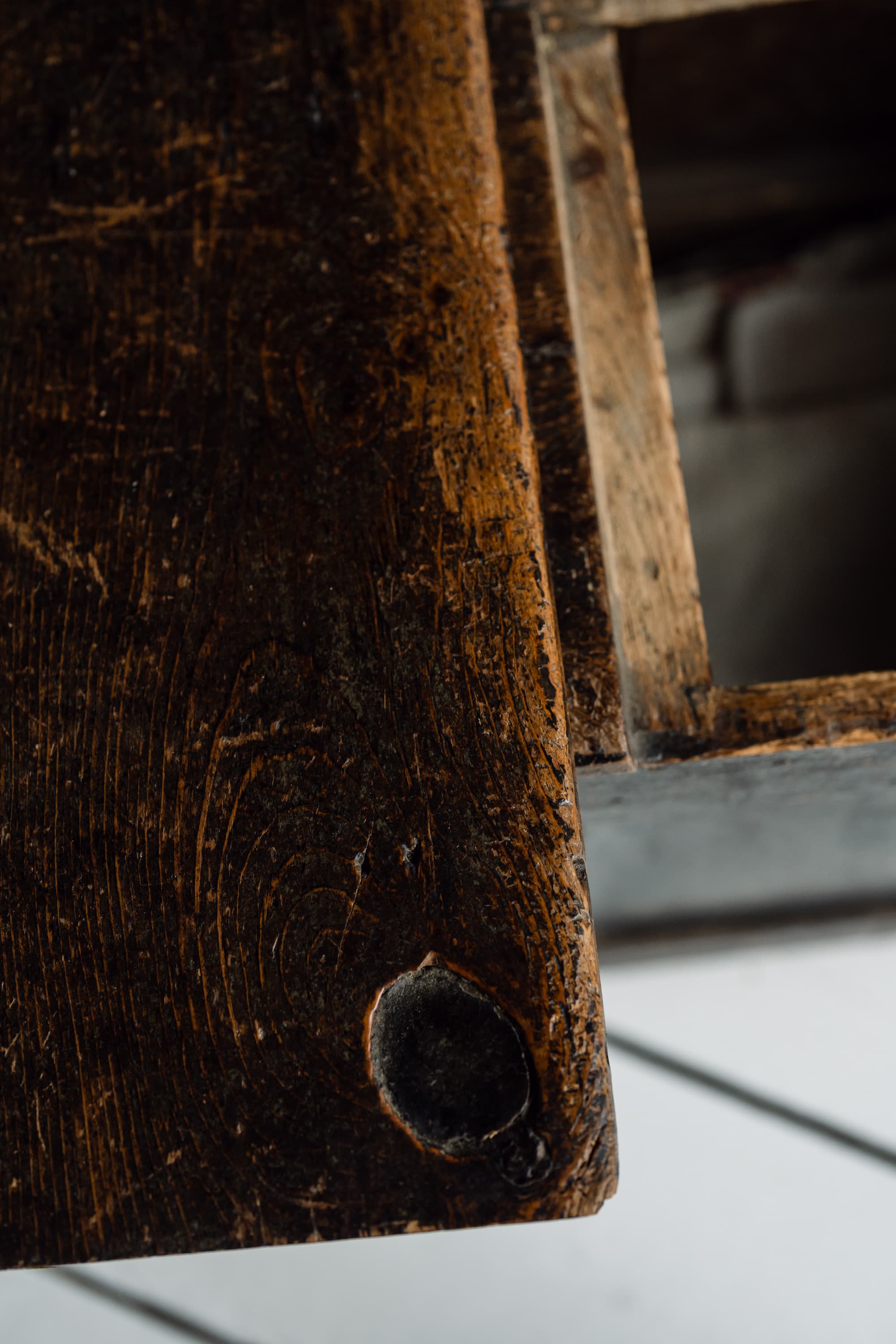Extraordinary Welsh Border Oak Settle in Original Black Paint, c.1800