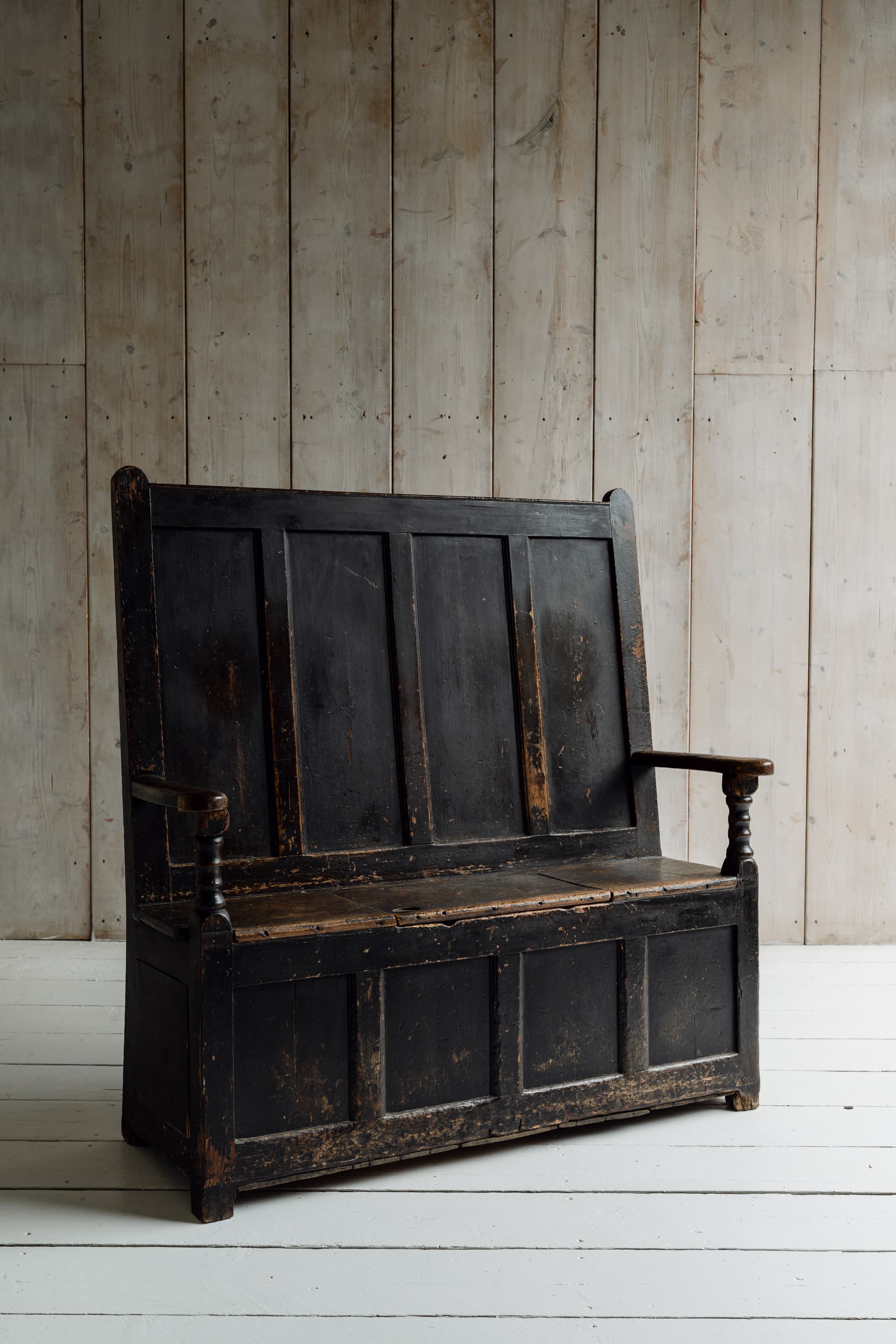 Extraordinary Welsh Border Oak Settle in Original Black Paint, c.1800