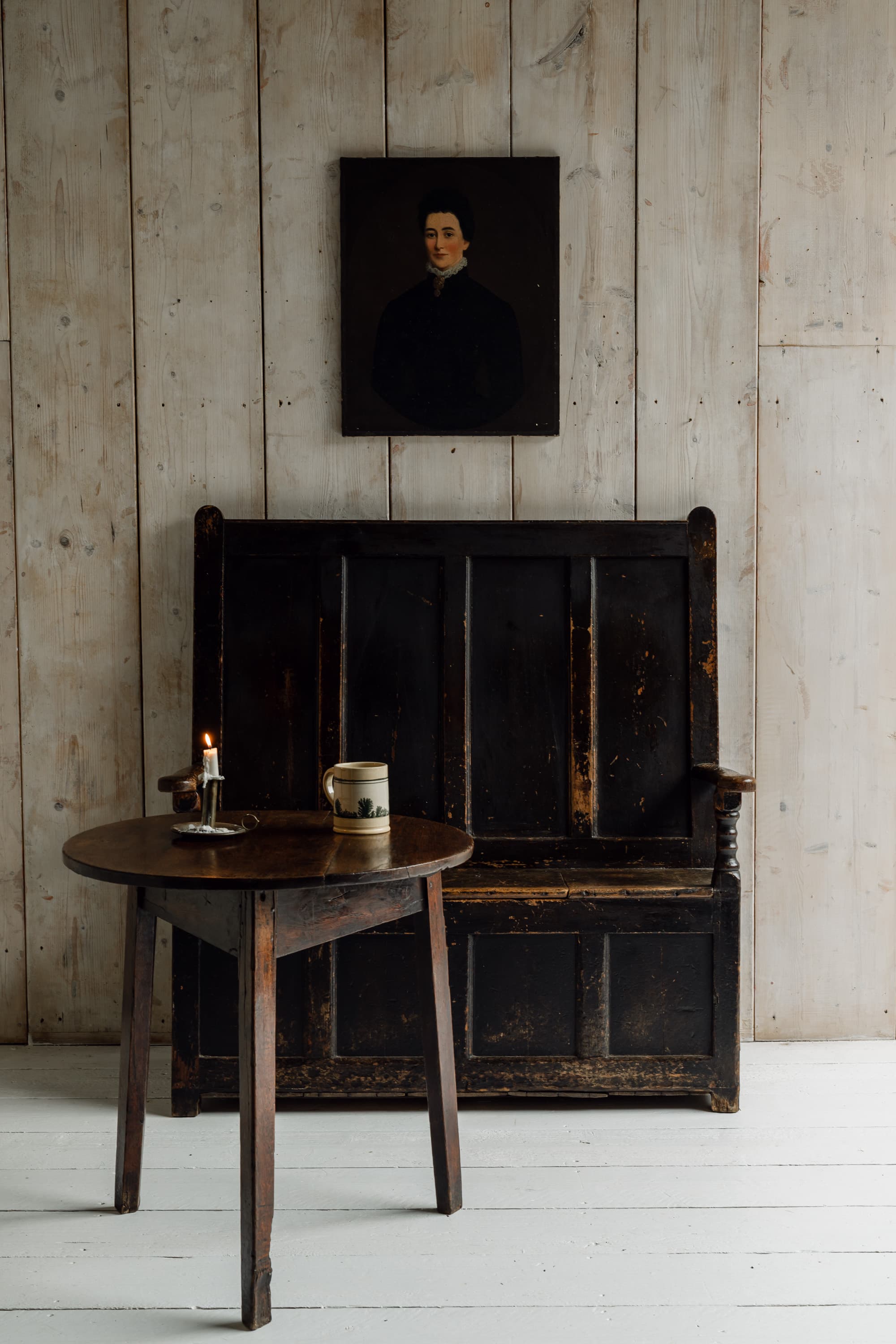 Extraordinary Welsh Border Oak Settle in Original Black Paint, c.1800