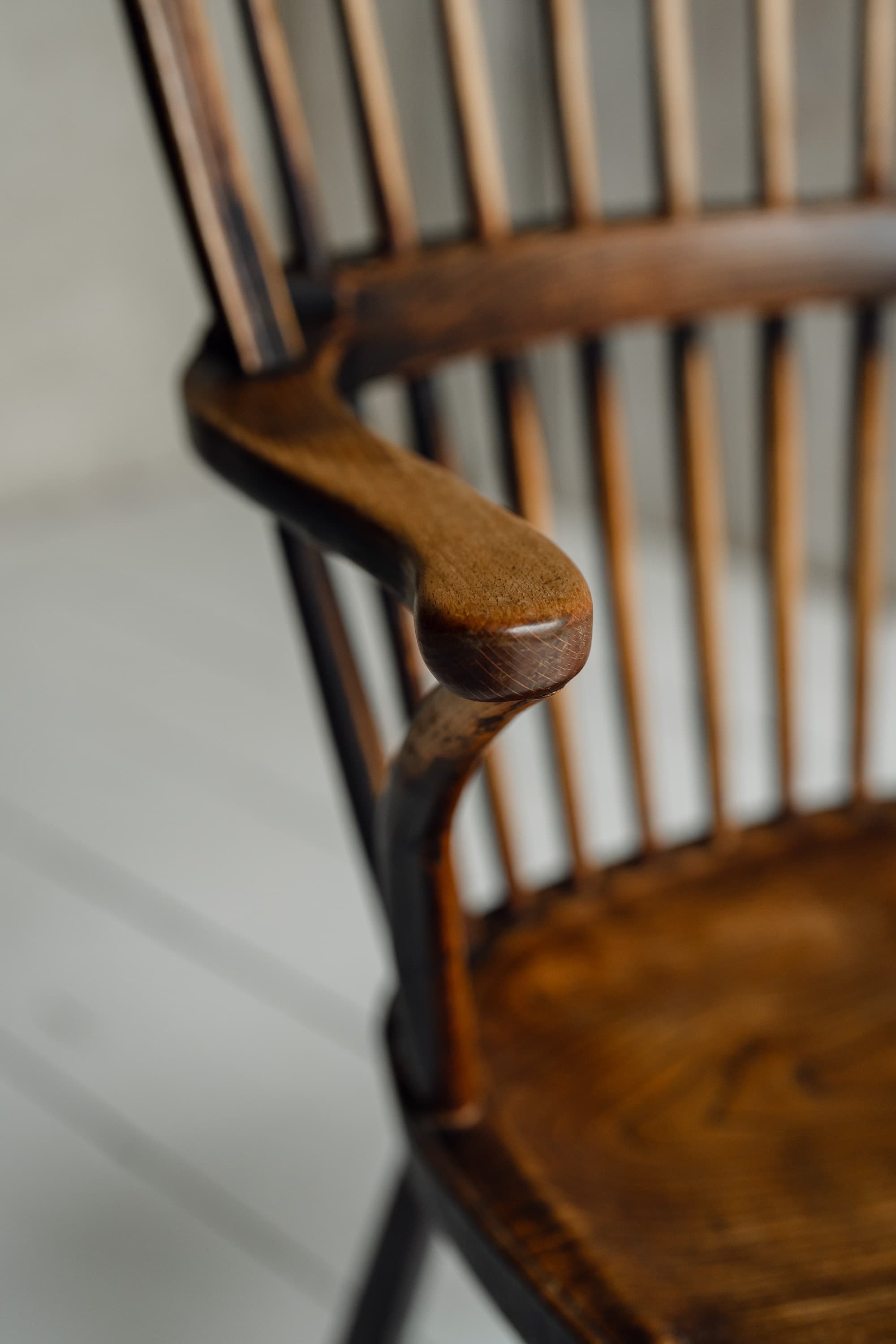A Very Fine English Elm & Ash Windsor Armchair, c.1820-1840