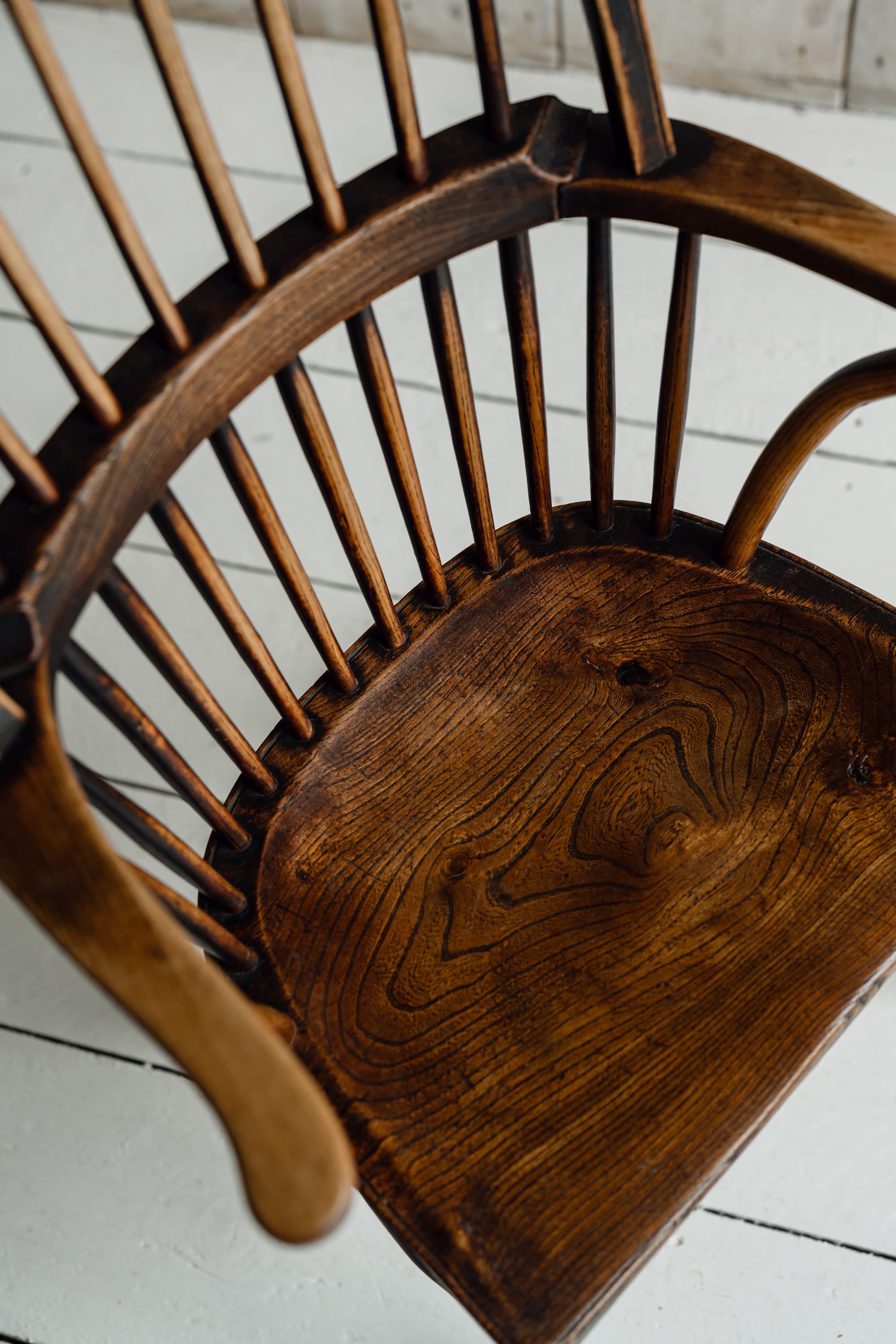 A Very Fine English Elm & Ash Windsor Armchair, c.1820-1840